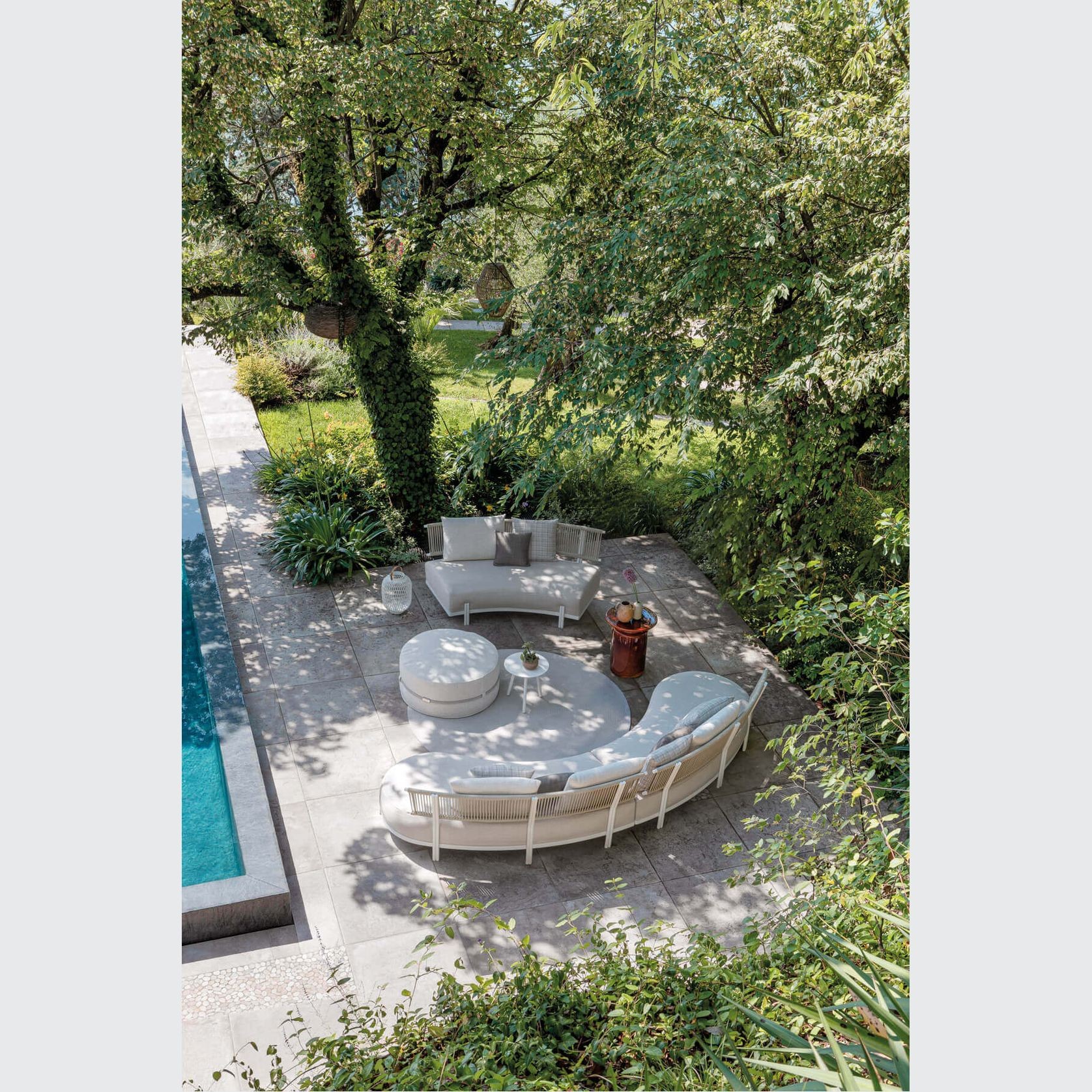 Loto Curved Modular Outdoor Sofa by Atmosphera gallery detail image