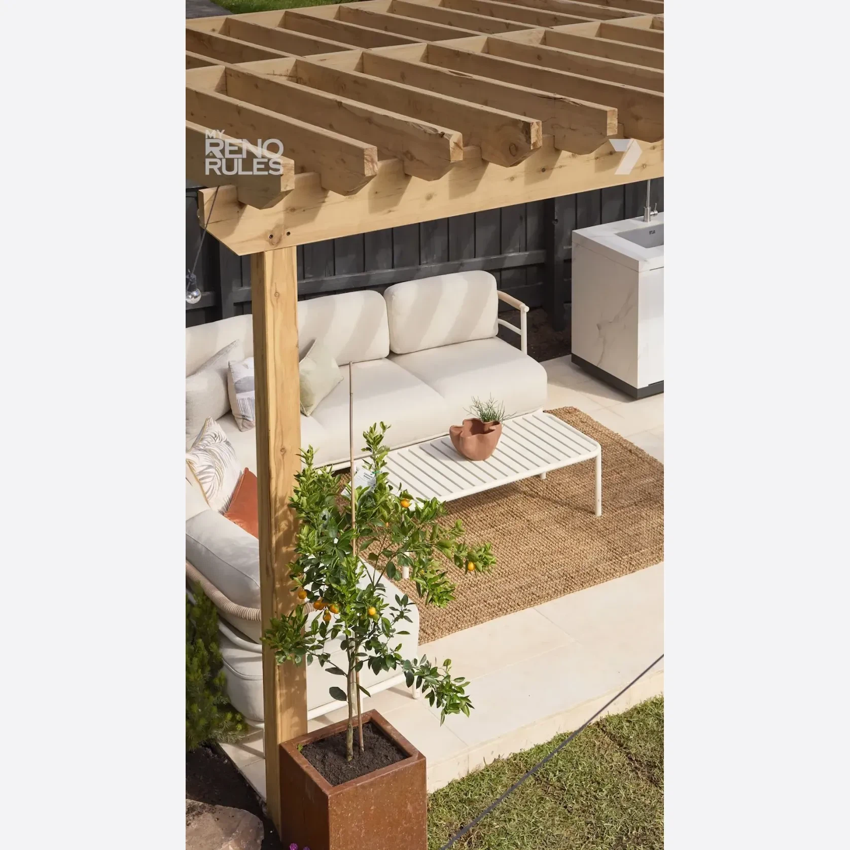 Savana Light Sandblasted Limestone Pool Coping gallery detail image