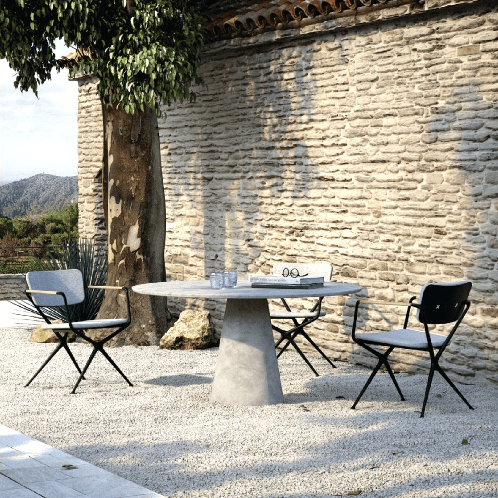 Conix Round Dining gallery detail image