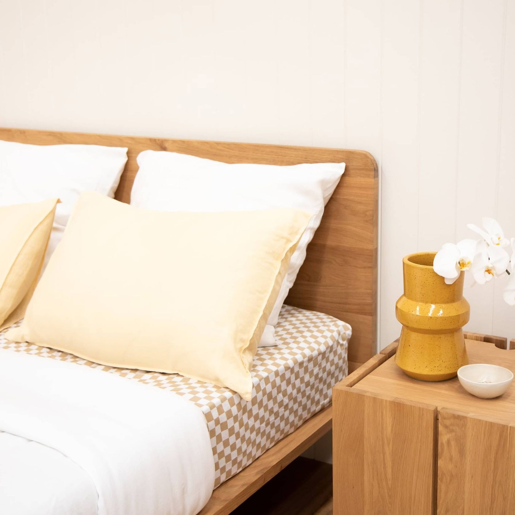 Serene Queen Bed - Oak gallery detail image