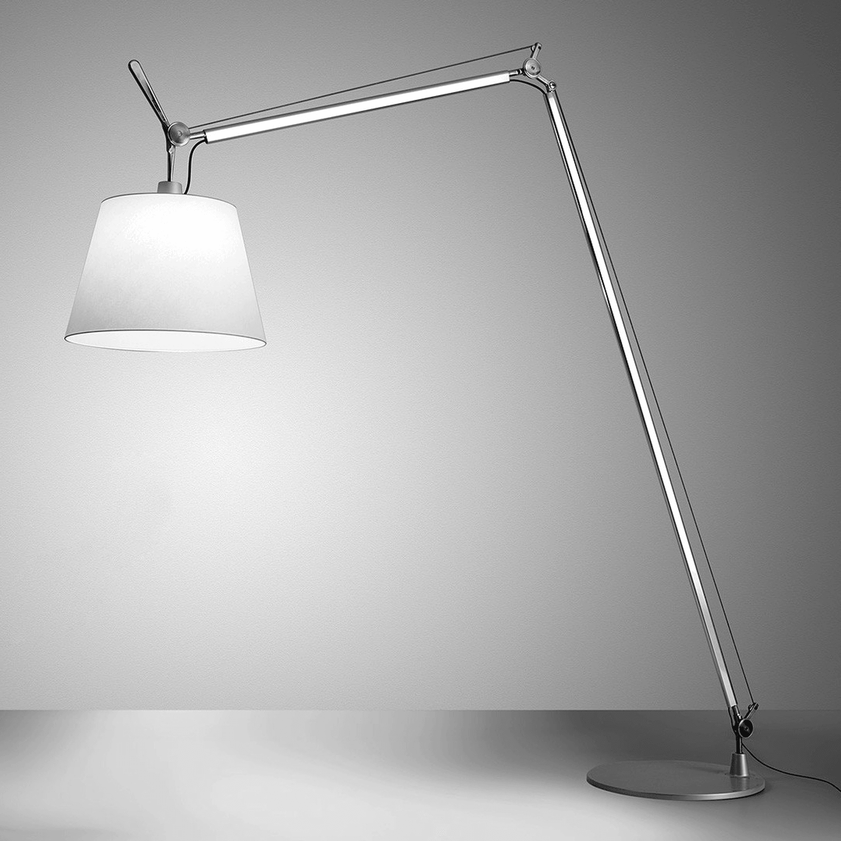 Tolomeo Maxi gallery detail image