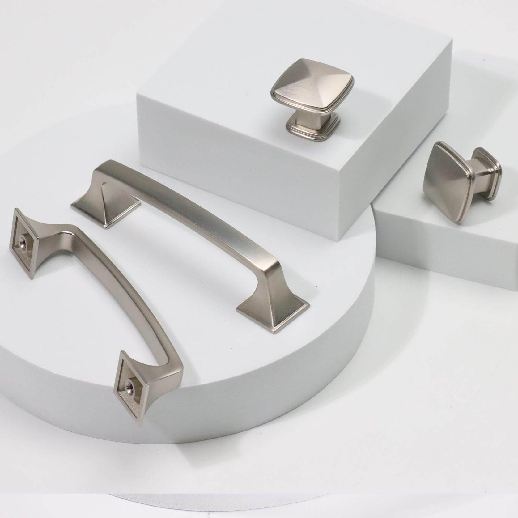 Maitland Traditional Hampton Handles gallery detail image