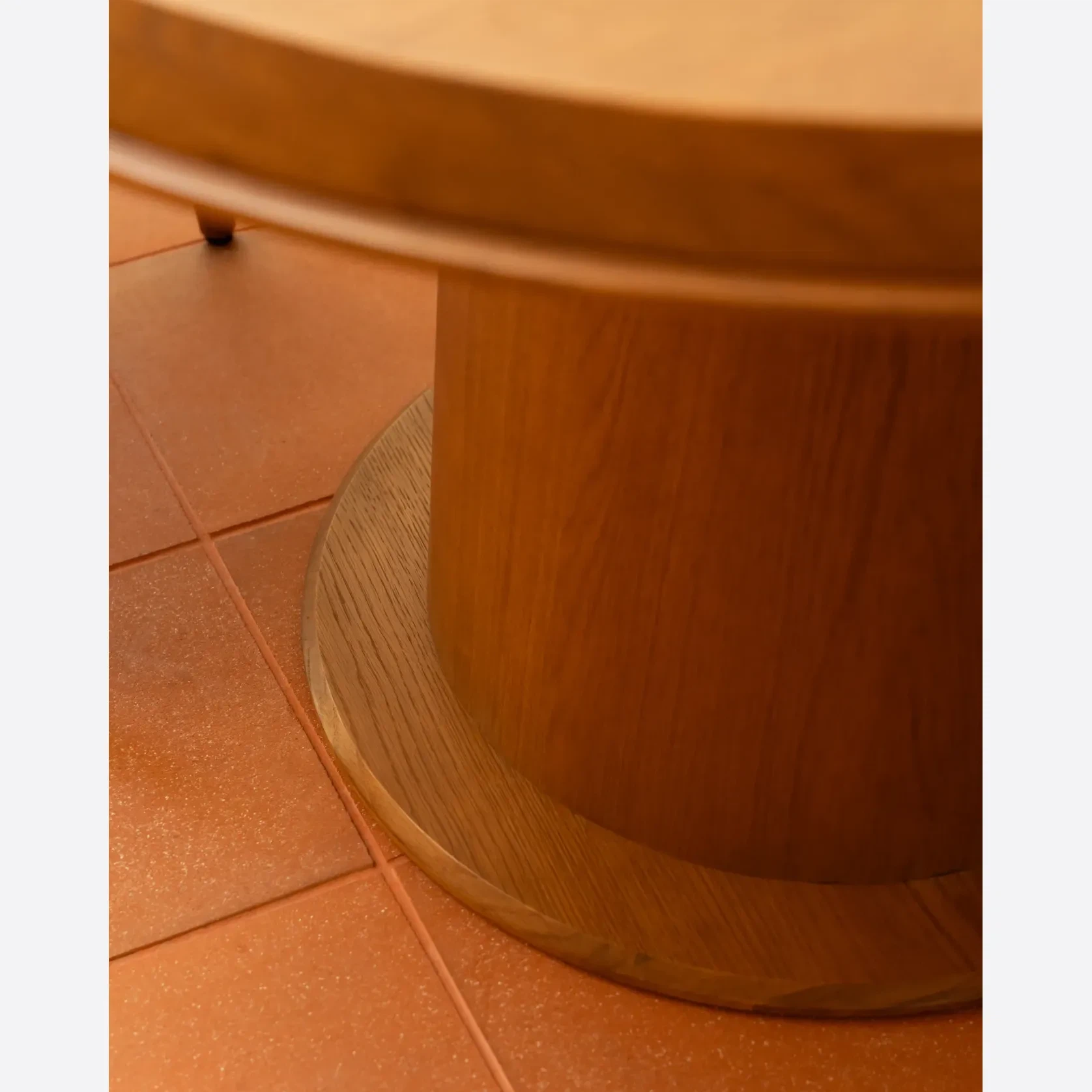 Tone Round Dining Table 120cm - Deep Oak gallery detail image