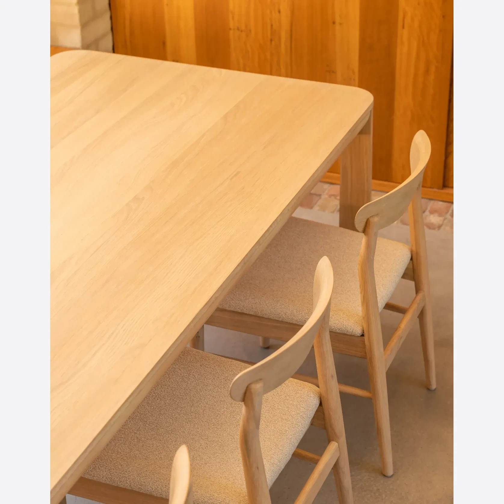 Quart Dining Table 200cm - Oak gallery detail image