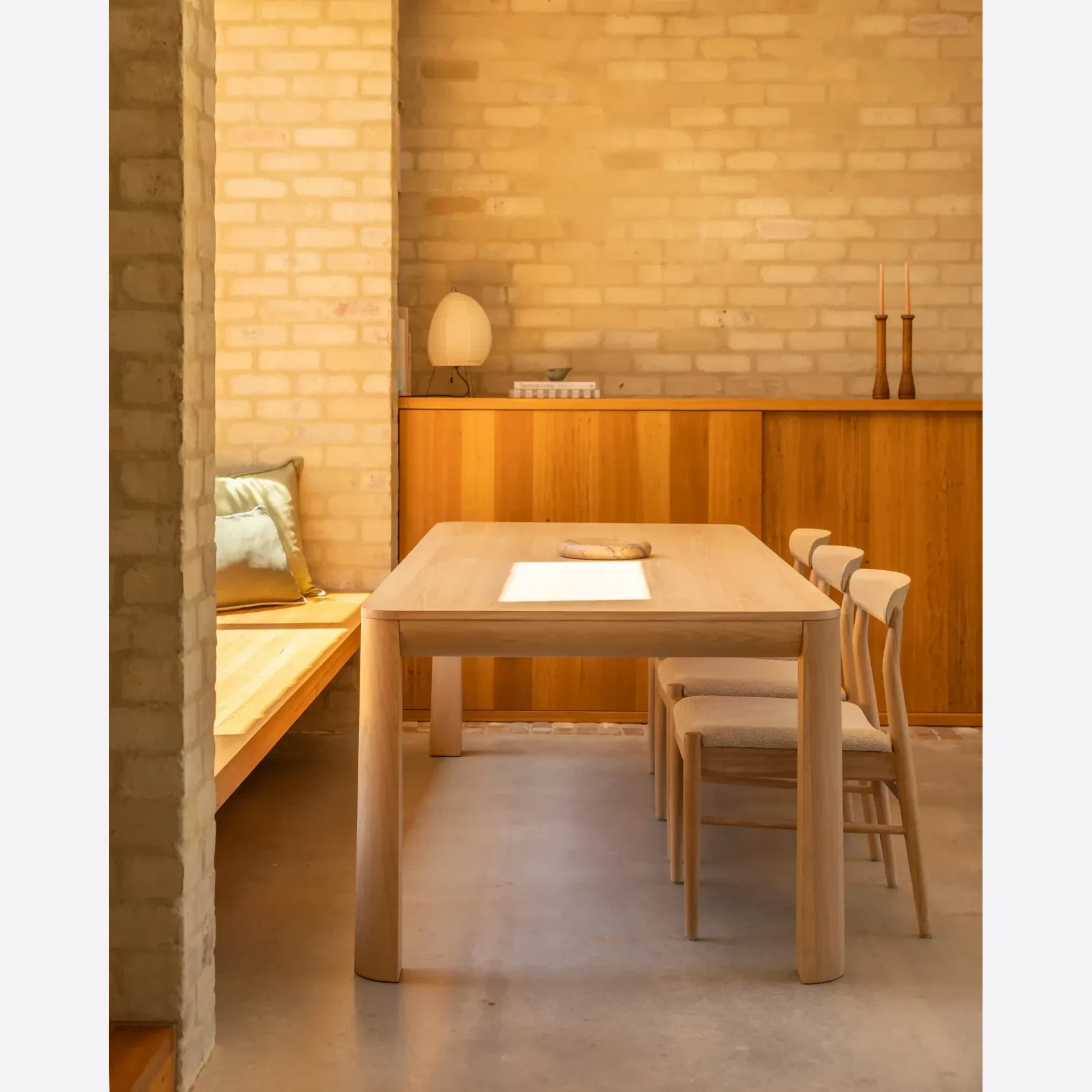 Quart Dining Table 240cm - Oak gallery detail image