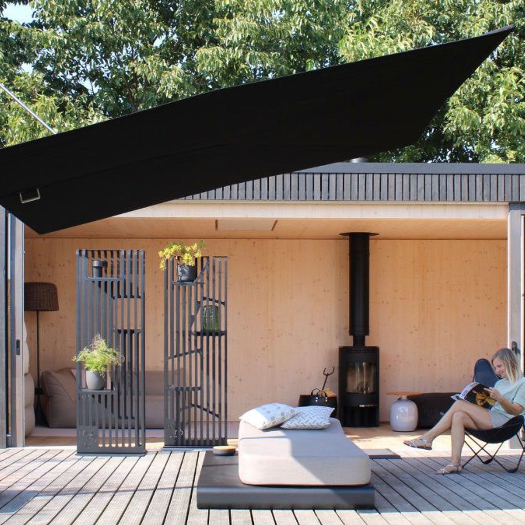 Umbrosa Versa Ux Cantilever Umbrella gallery detail image