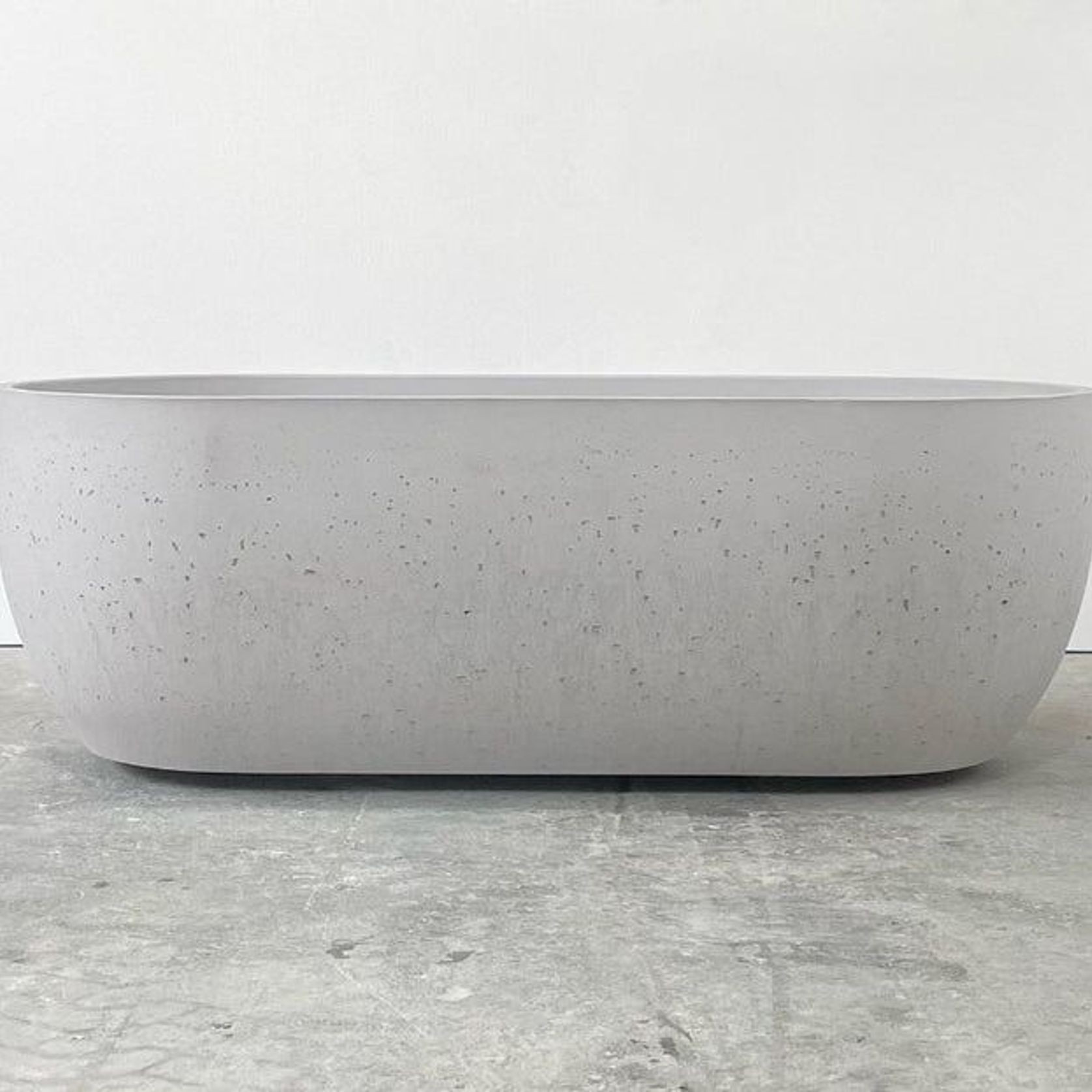 Concrete Republic Yakt Concrete Bath gallery detail image
