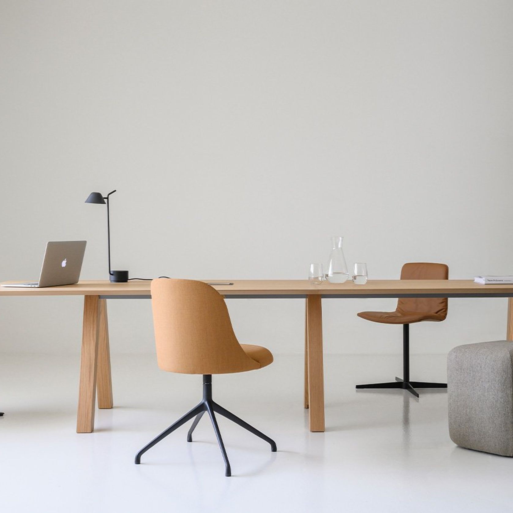 Aleta Chair - Pyramid Swivel gallery detail image