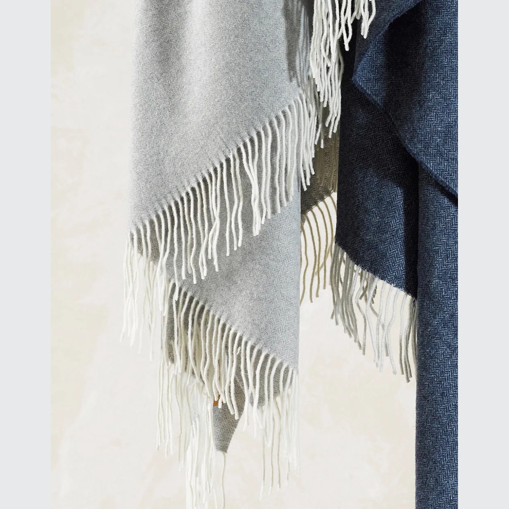 Baya Bambina Throw Blanket - Silver | Merino Wool and Cashmere gallery detail image