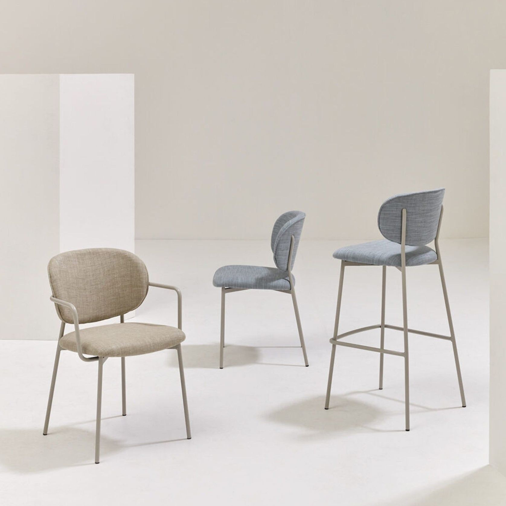 Wround Chair with Arms gallery detail image