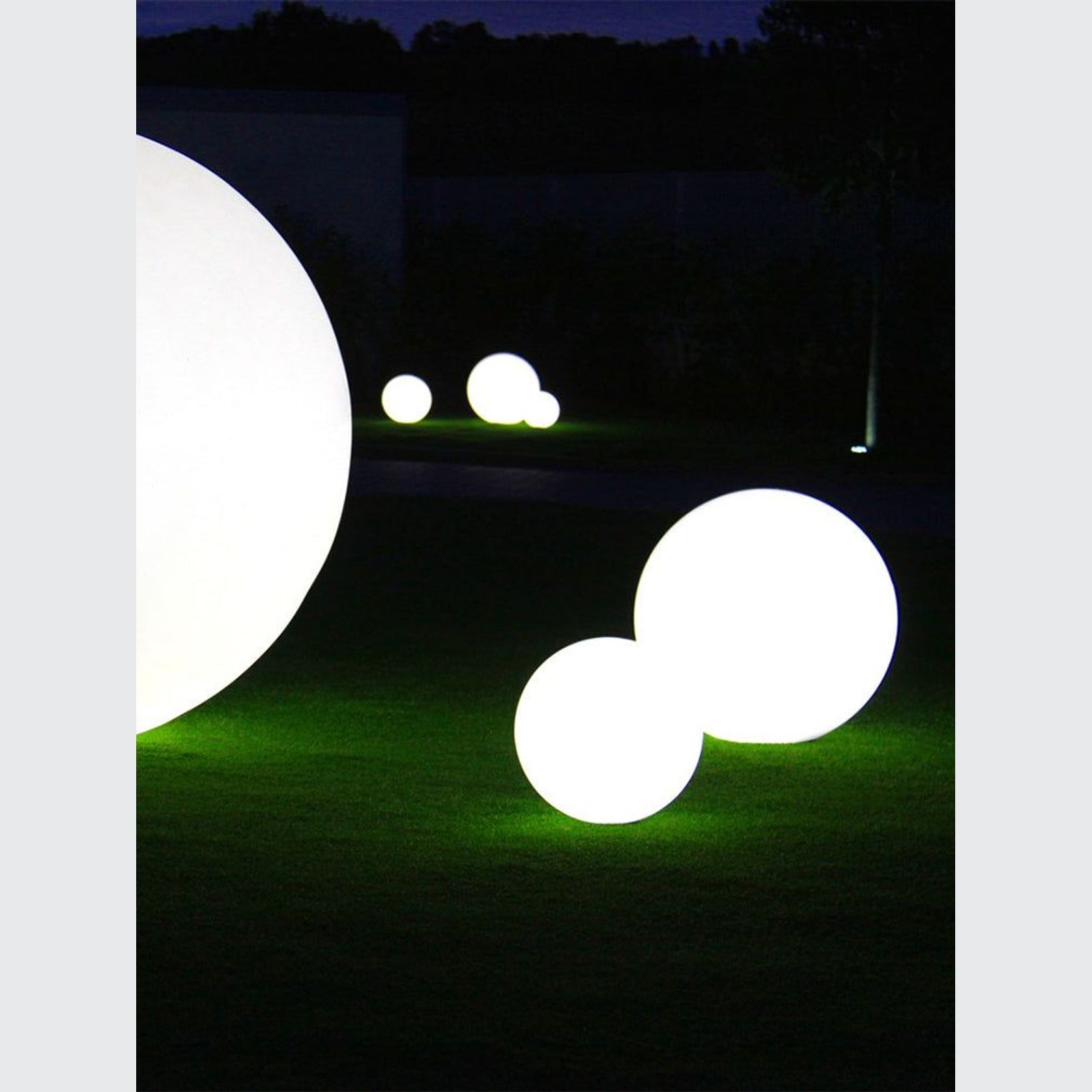 Globo Outdoor Table Lamp gallery detail image