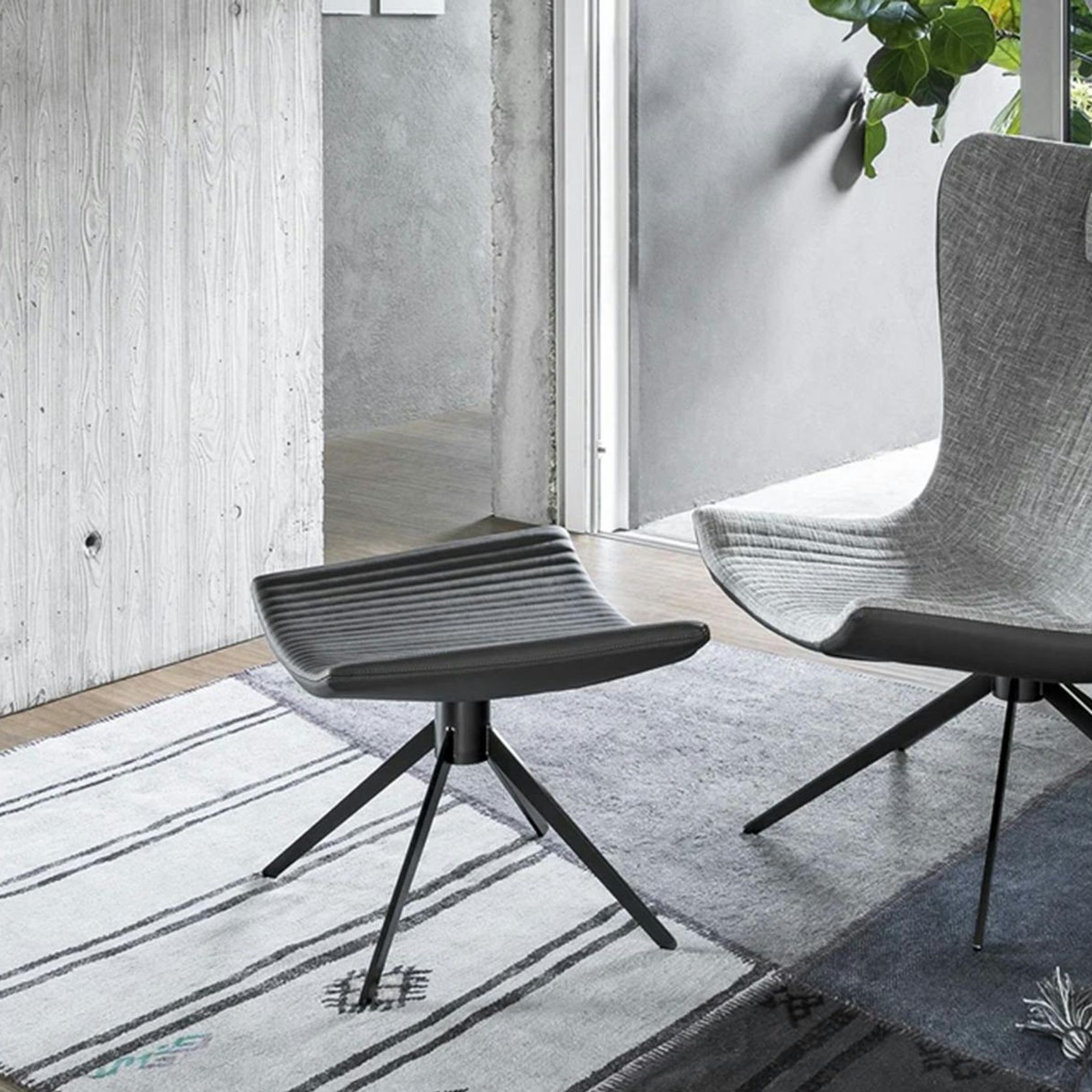 Colibri Armchair gallery detail image