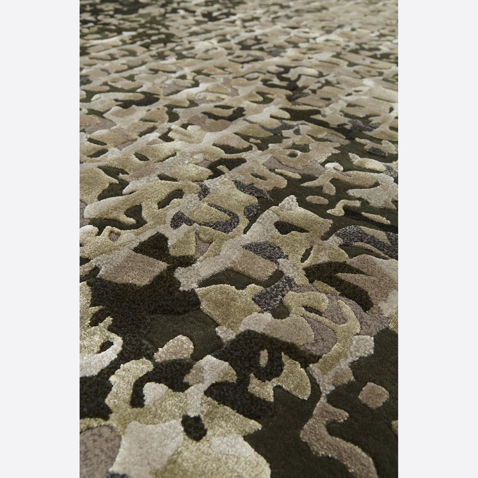 Metallic gallery detail image