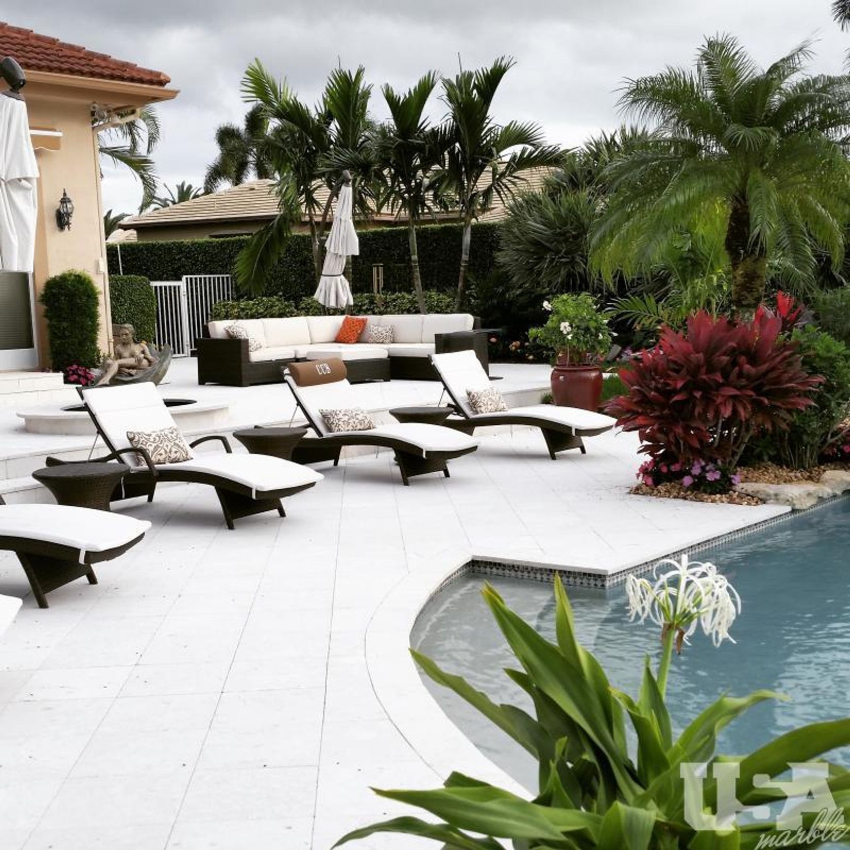 Sinai Pearl Sandblasted Limestone Pool Coping gallery detail image