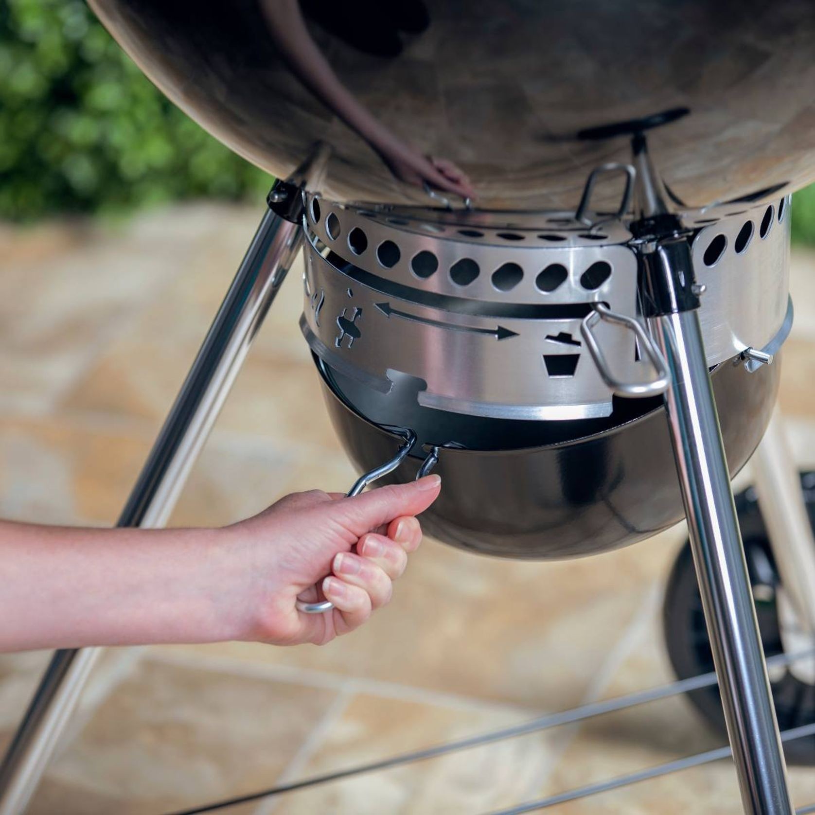 Weber 57cm Master Touch Plus Kettle gallery detail image