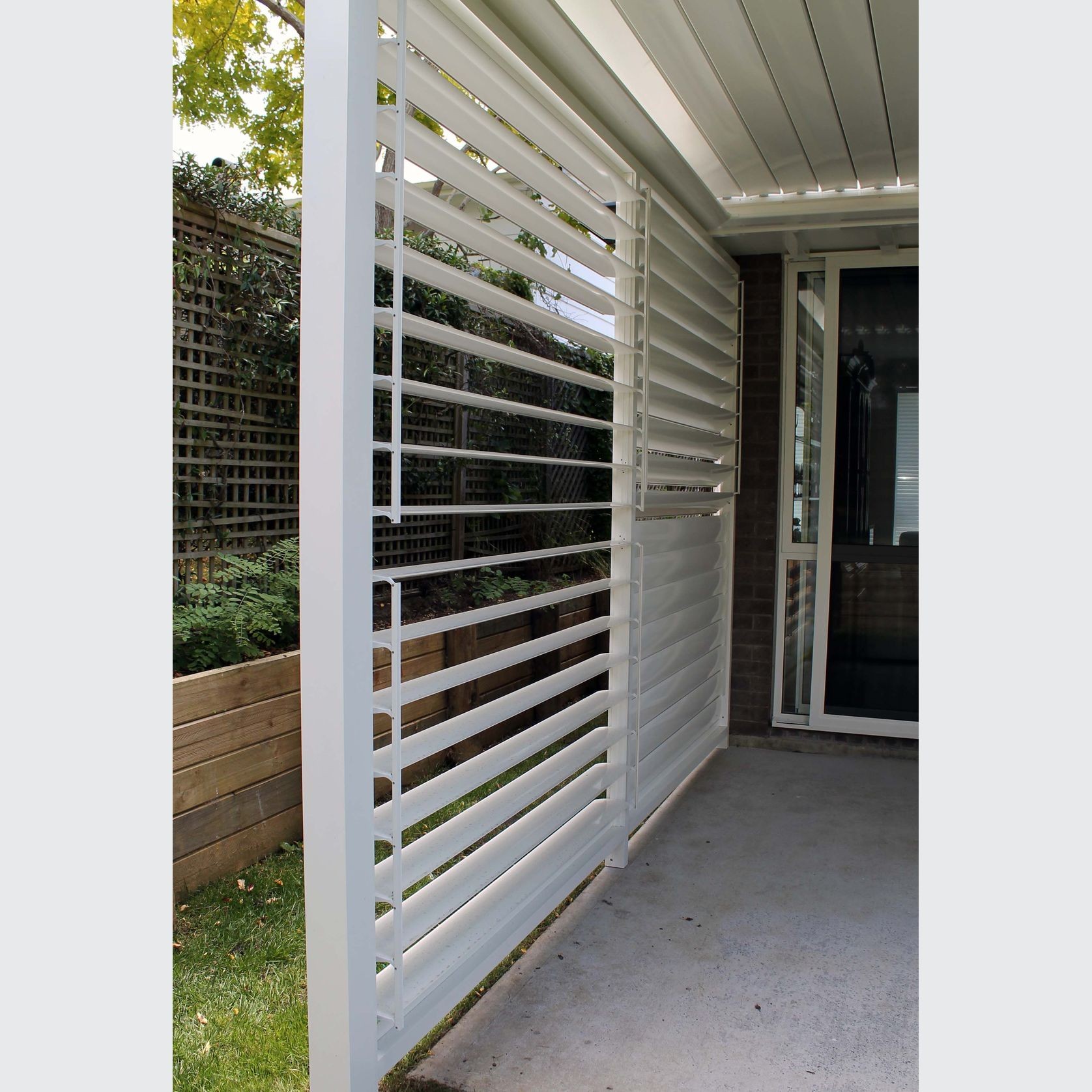 Hand Adjustable Louvre Panels (KISS Pivot System) gallery detail image