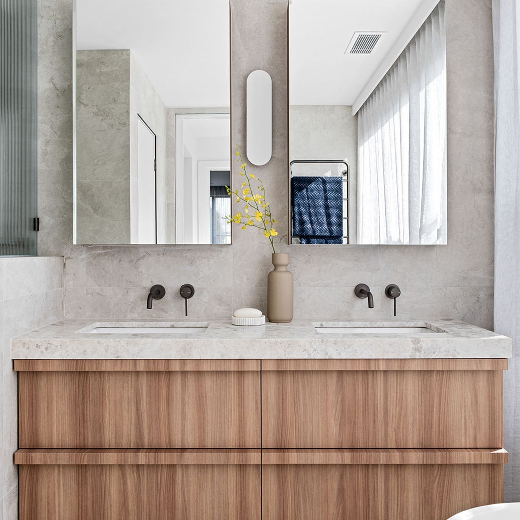 Shadow Long Wall Light gallery detail image