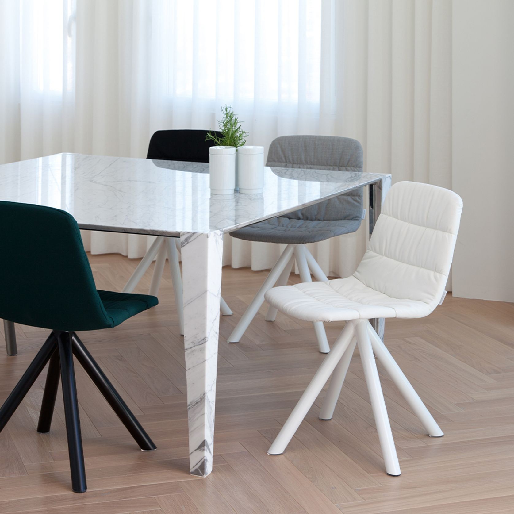 Maarten Chair - Swivel gallery detail image