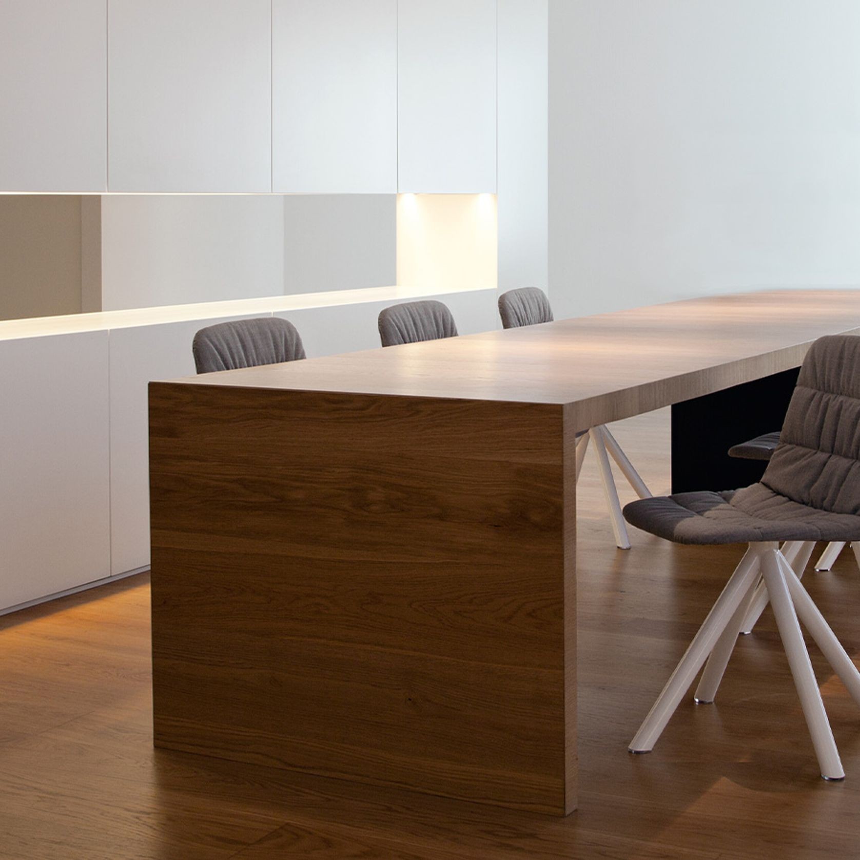 Maarten Chair - Swivel gallery detail image