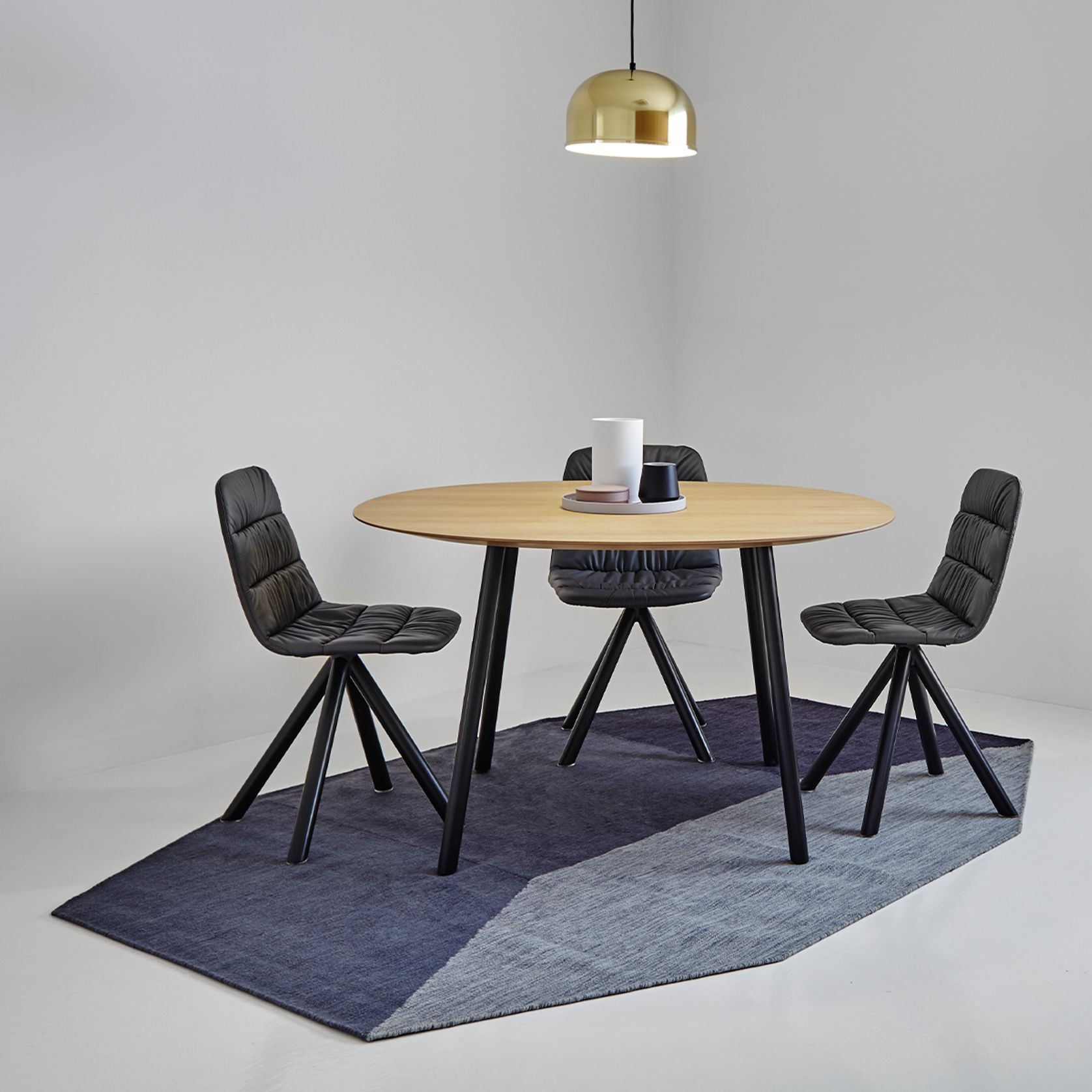 Maarten Table gallery detail image