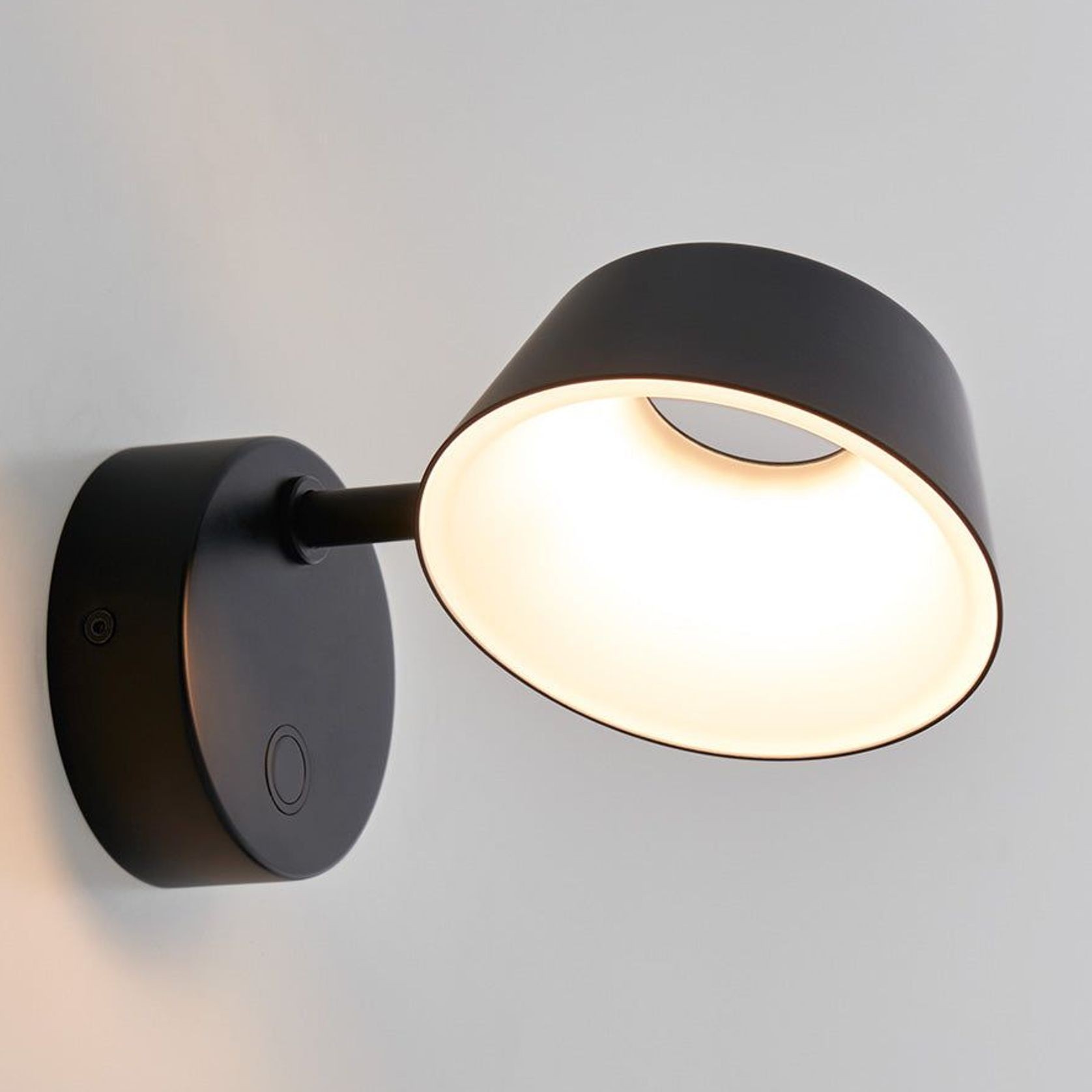 Olo Wall Light gallery detail image