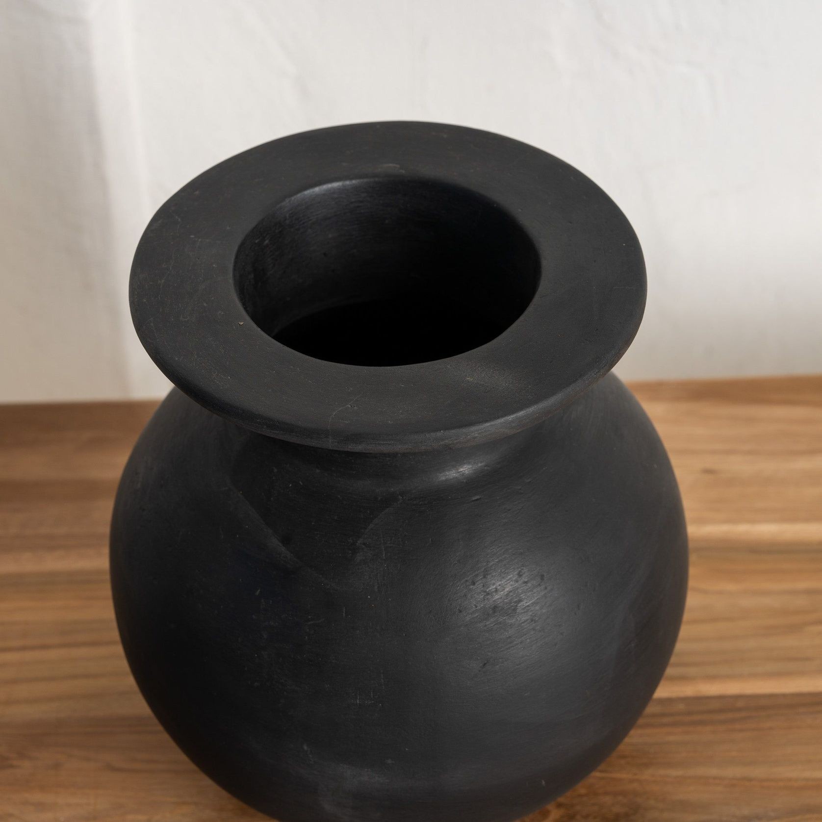 Sana Short Vase gallery detail image