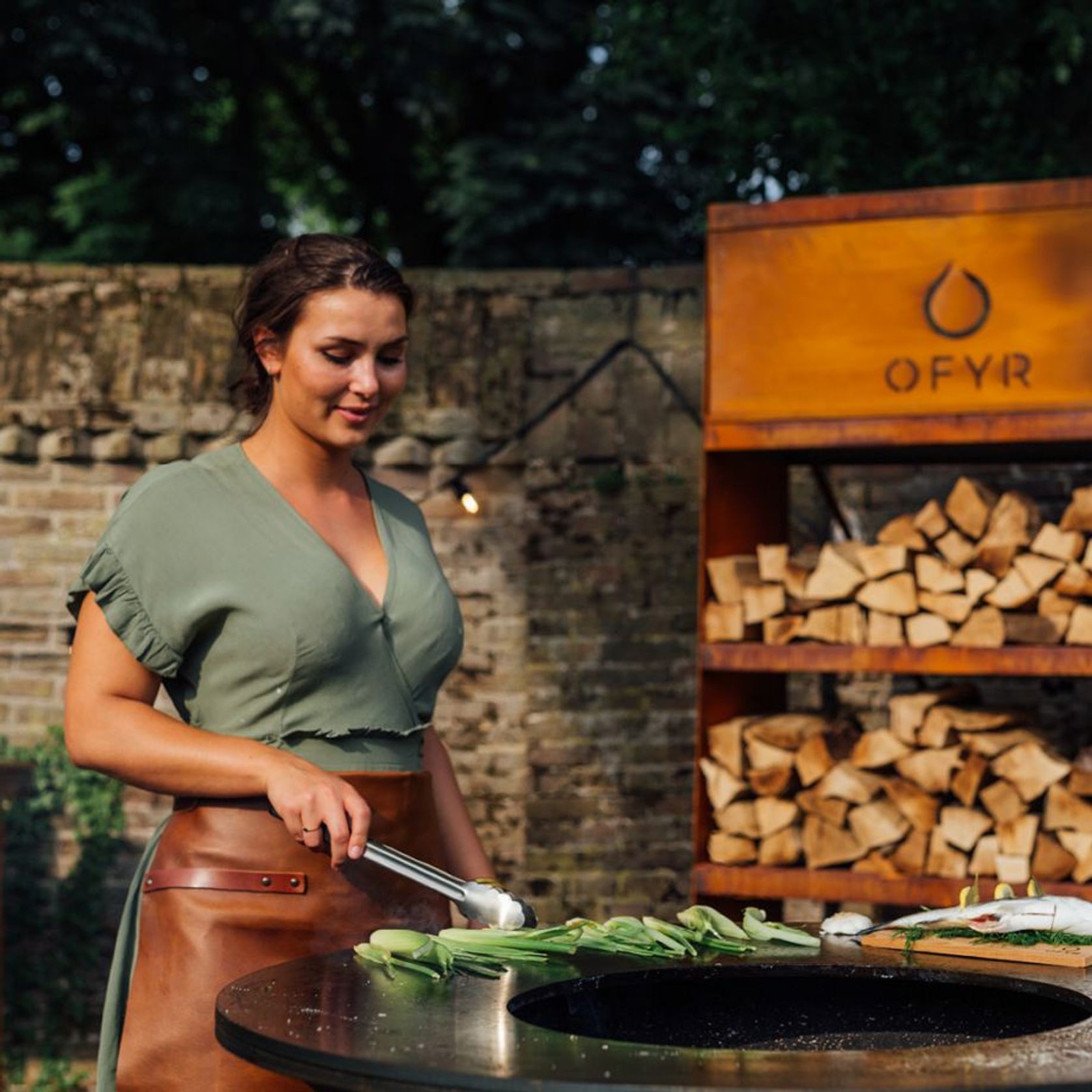 Ofyr Leather Apron gallery detail image