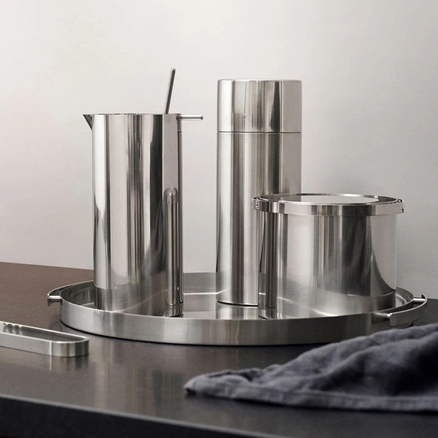 Stelton | Arne Jacobsen Cylinda Line | Ice Tongs gallery detail image