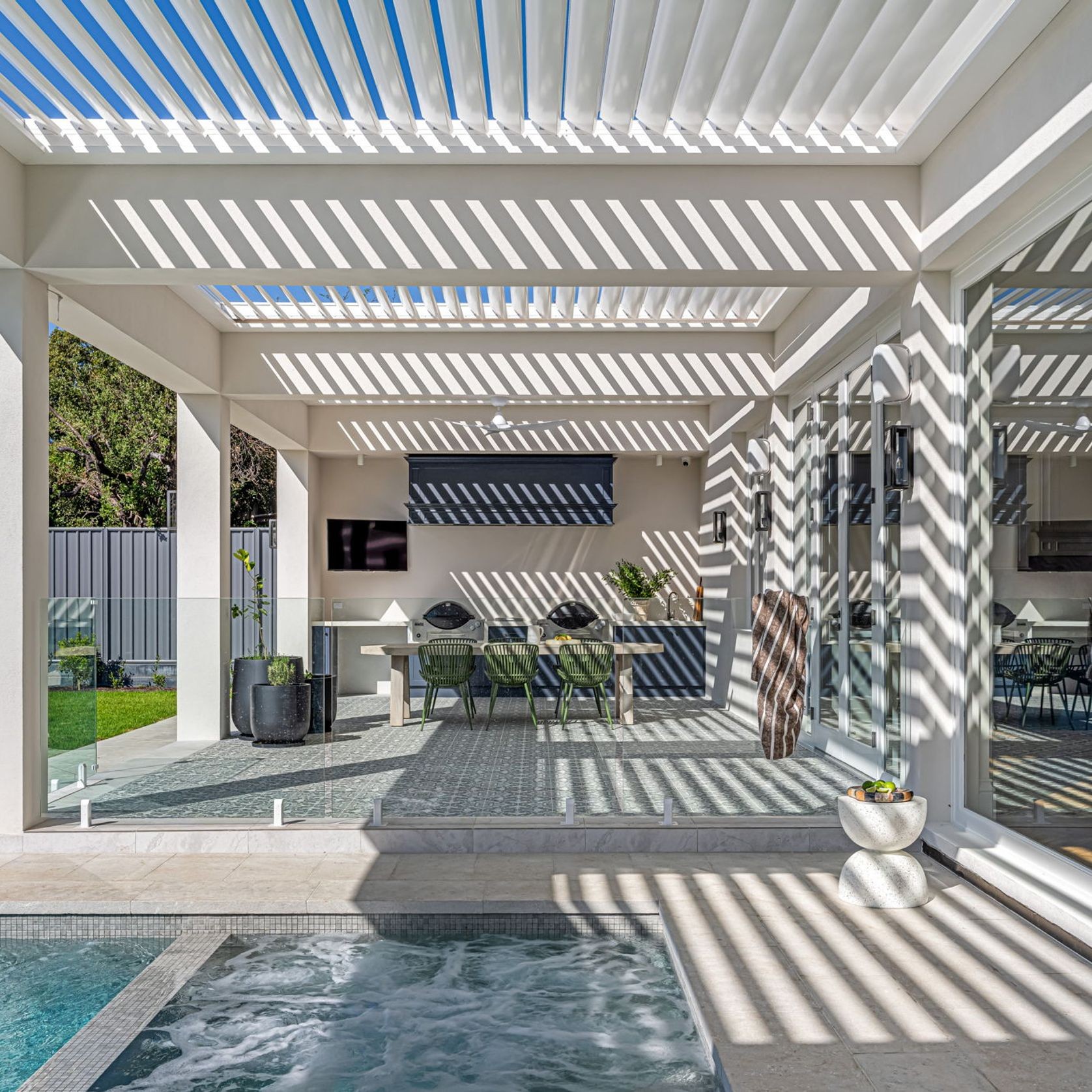 200 Suburban Opening Roof gallery detail image