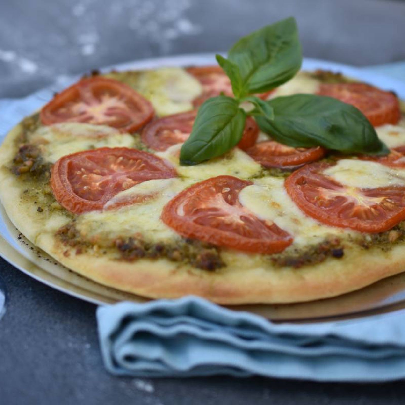 Weber Easy-Serve Pizza Tray gallery detail image