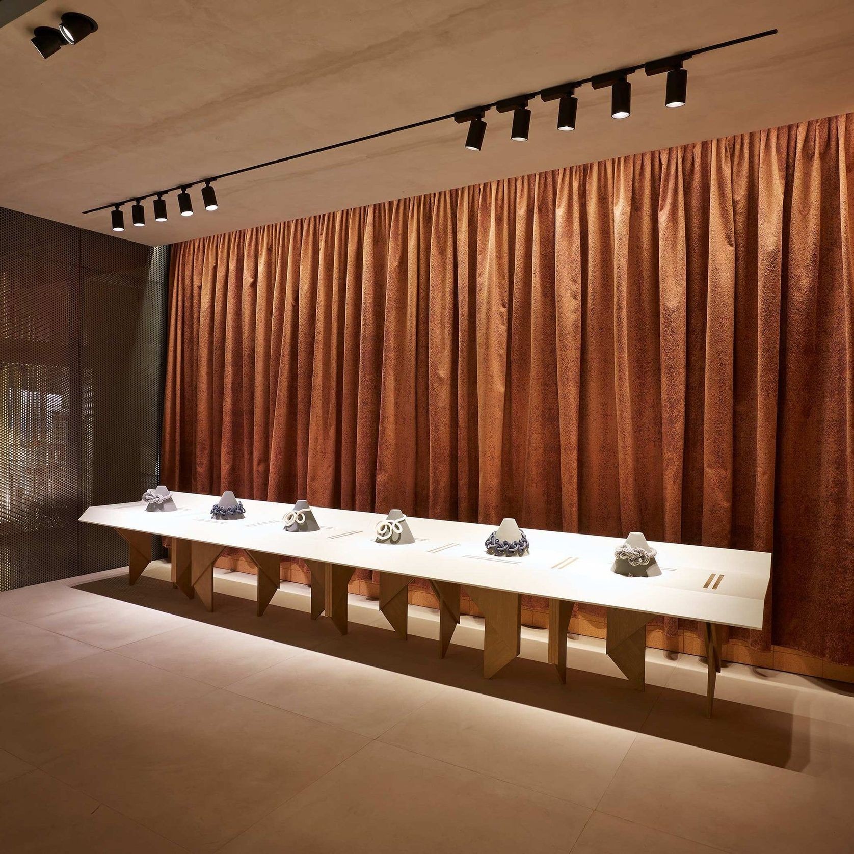 UT Spot Track gallery detail image