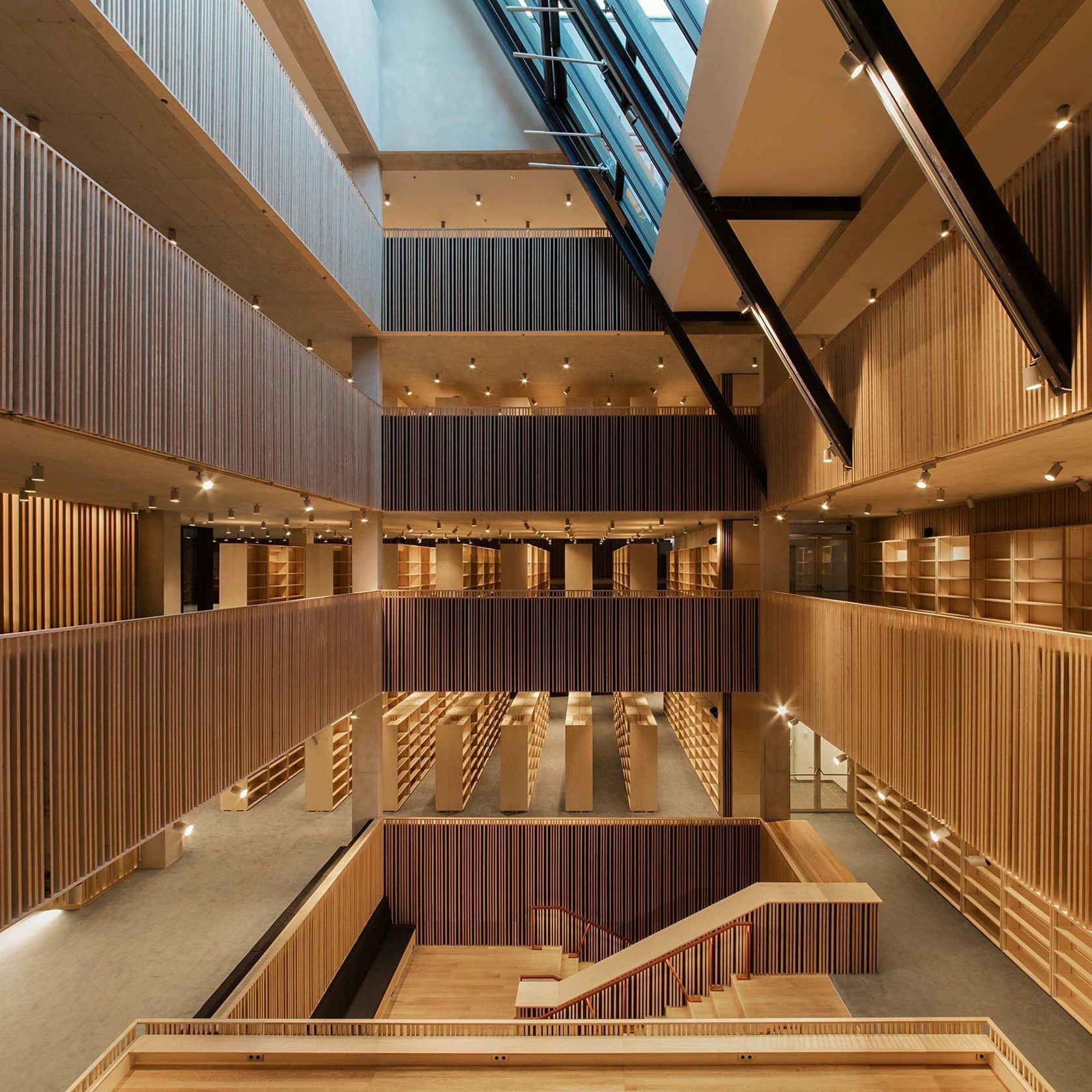 UT Spot Track gallery detail image