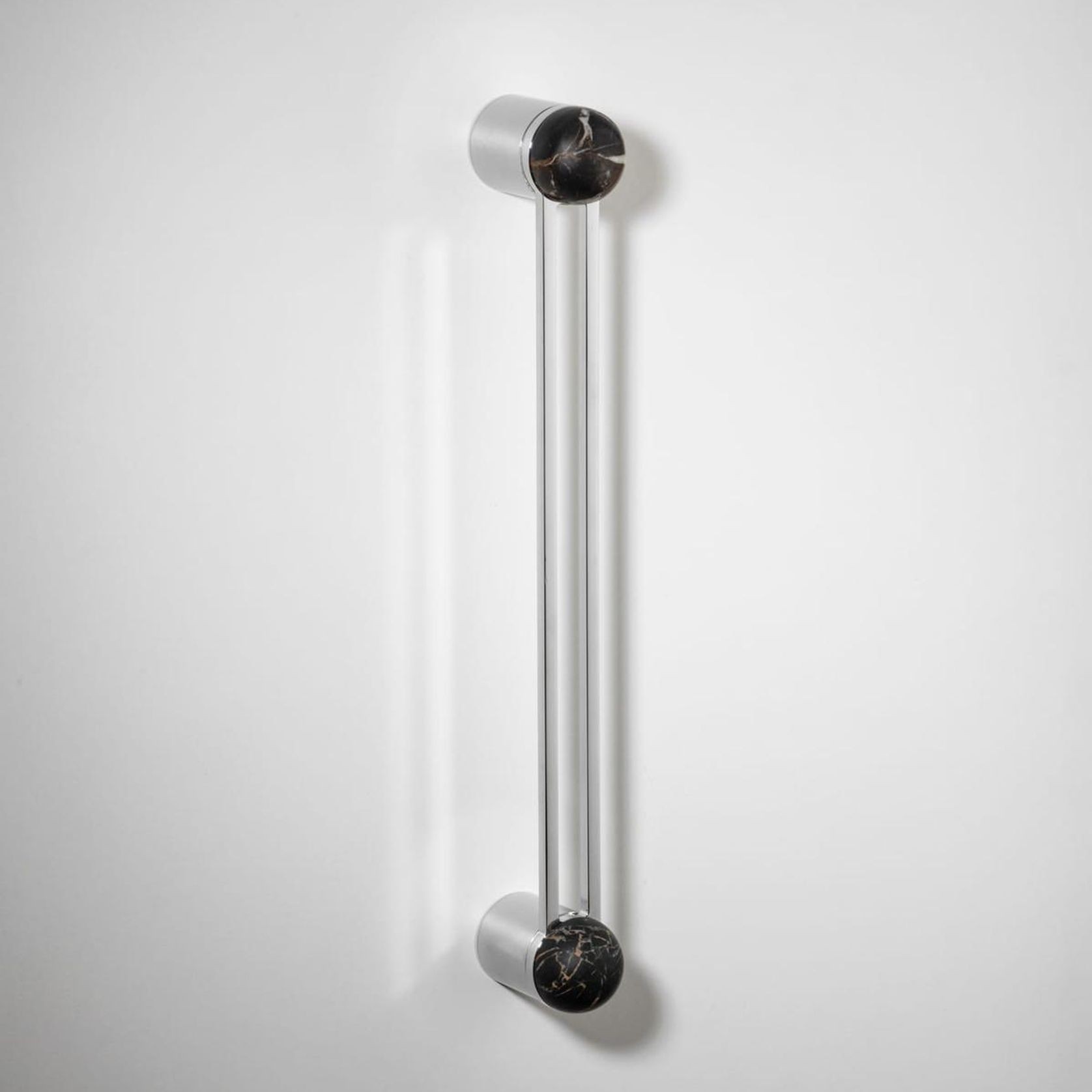 H04 Pull Handle Long gallery detail image