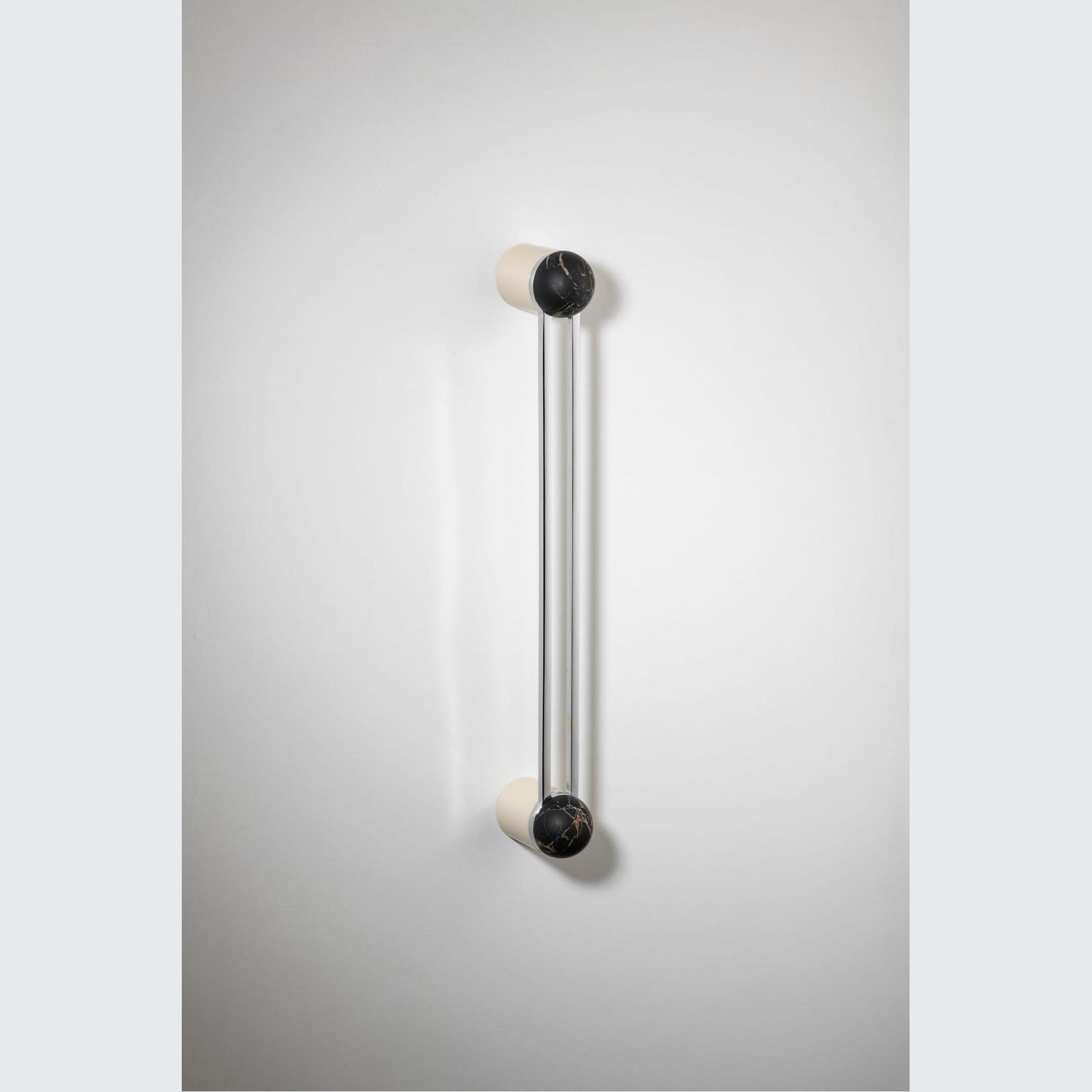 H04 Pull Handle Long gallery detail image