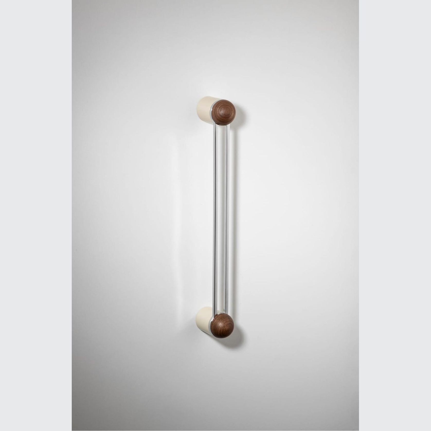 H04 Pull Handle Long gallery detail image