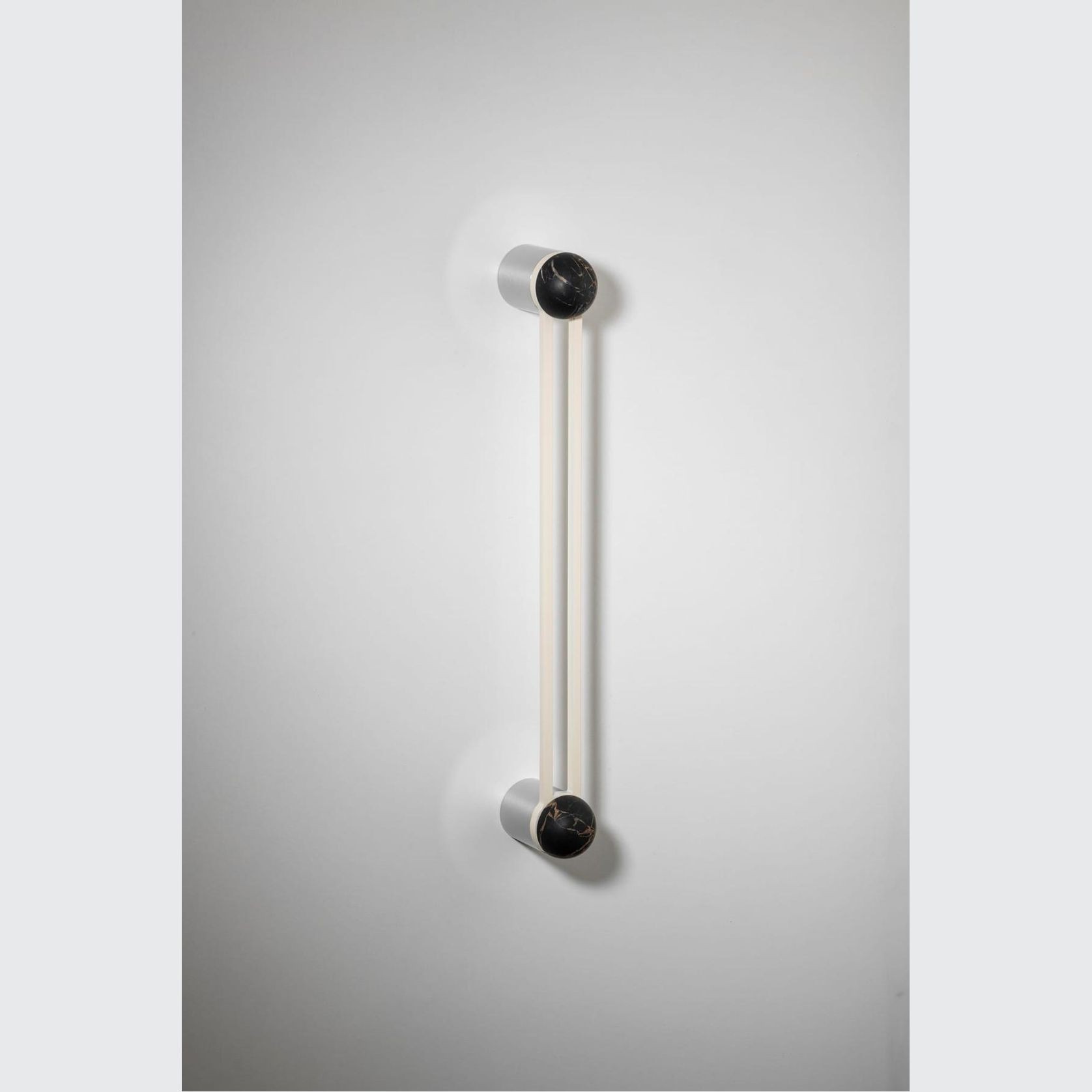 H04 Pull Handle Long gallery detail image