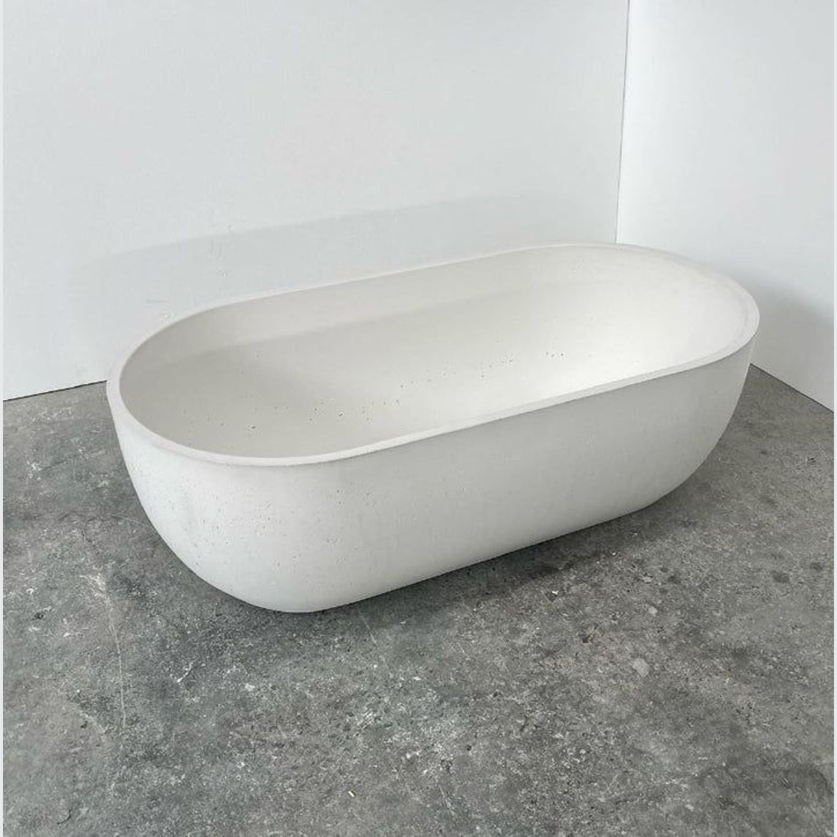 Concrete Republic Yakt Concrete Bath gallery detail image