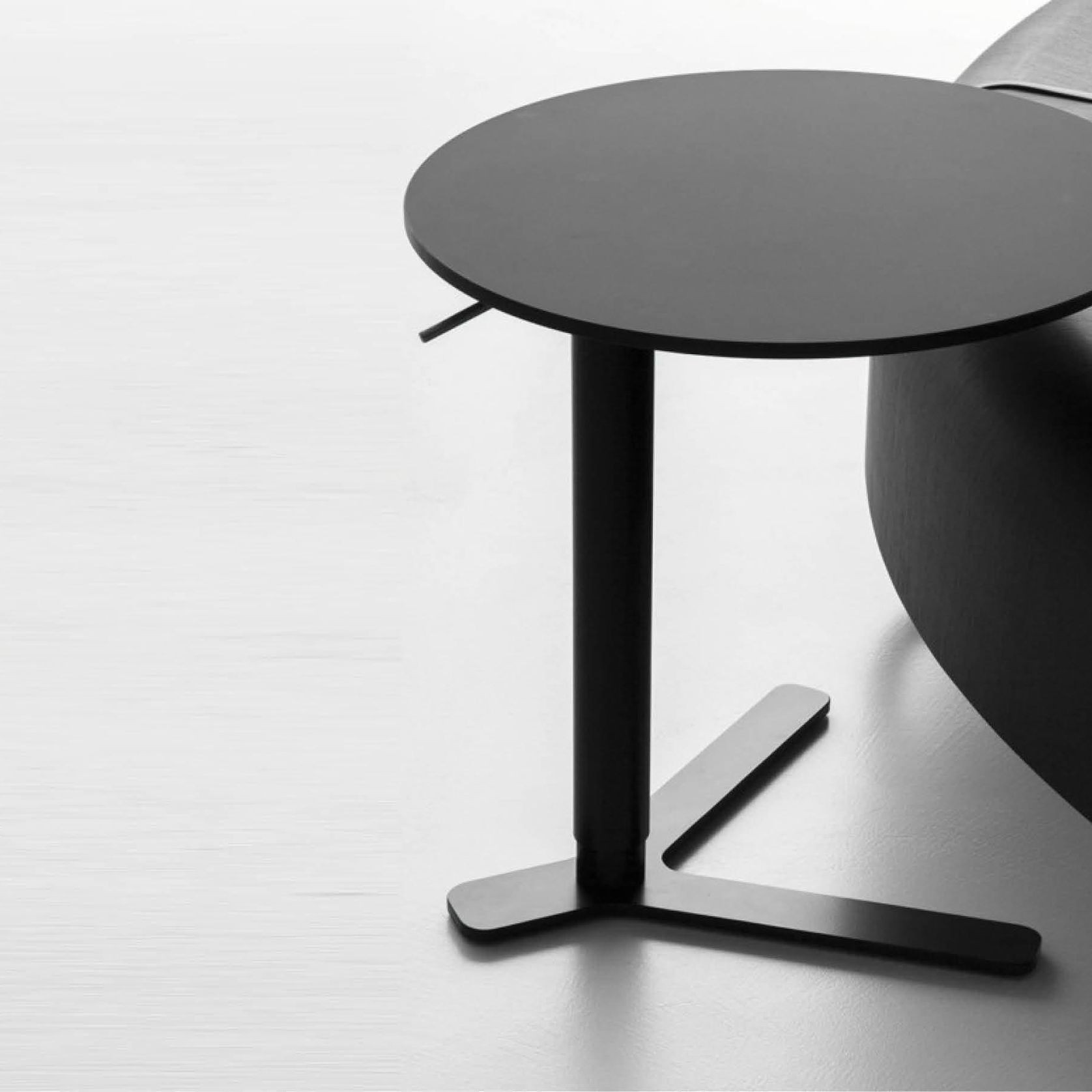 Yo Side Table gallery detail image