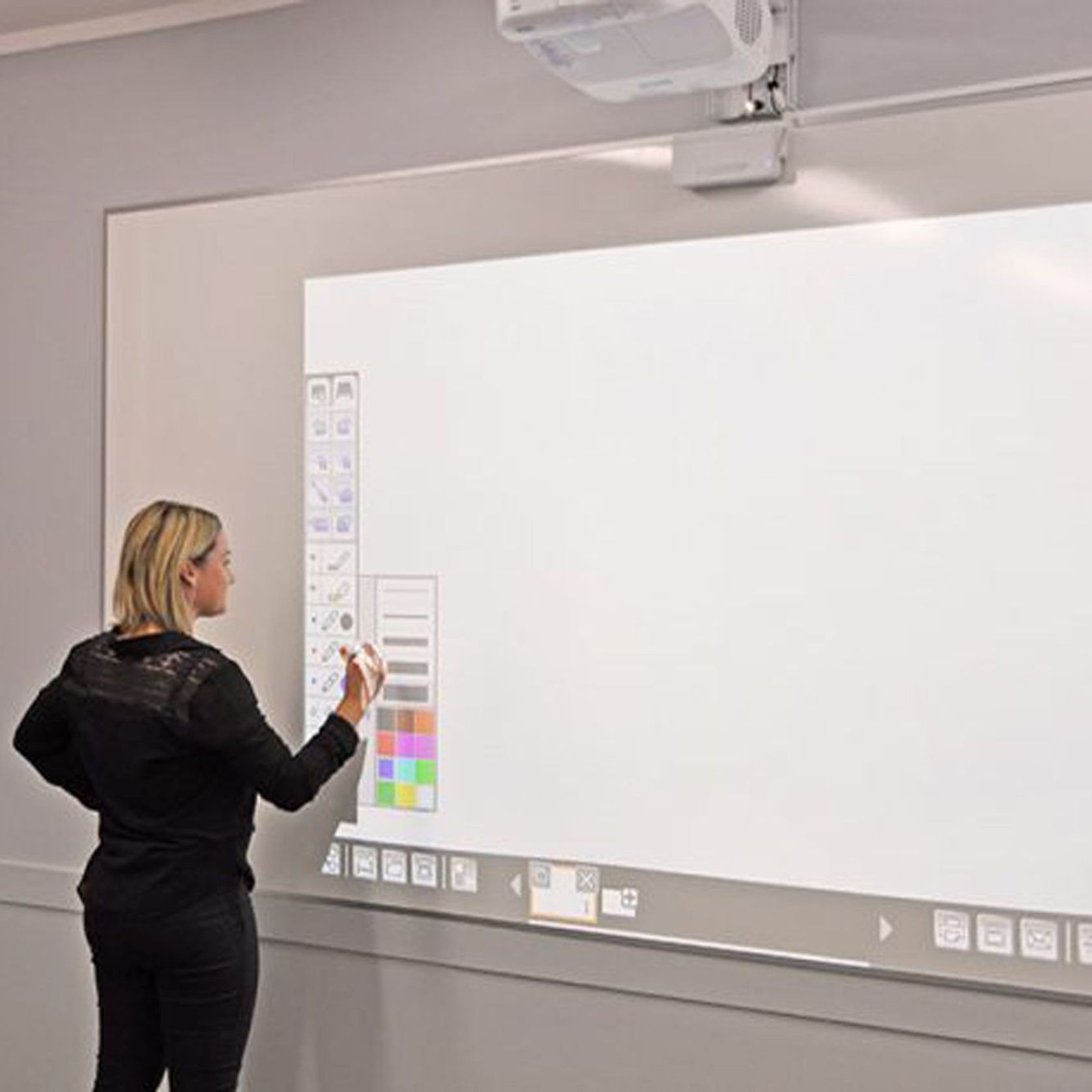 Flatline Series Interactive Whiteboard gallery detail image