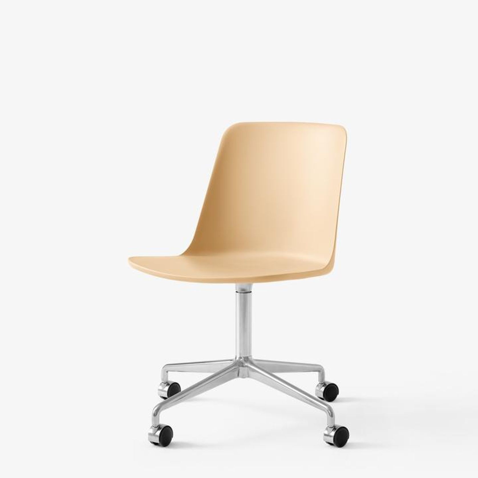 Rely HW21 Chair by &Tradition gallery detail image