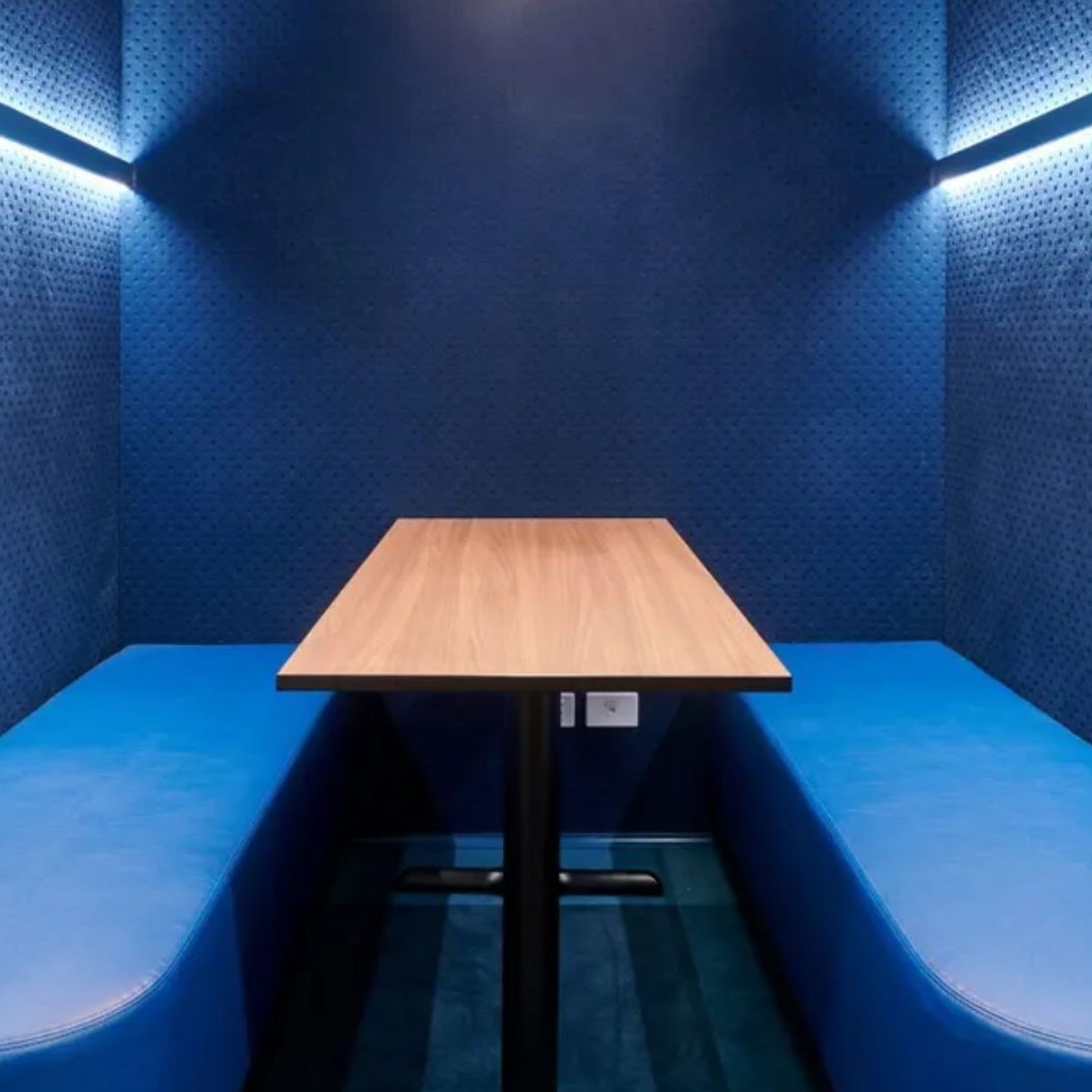 Vertiface Fabric Wallcovering gallery detail image