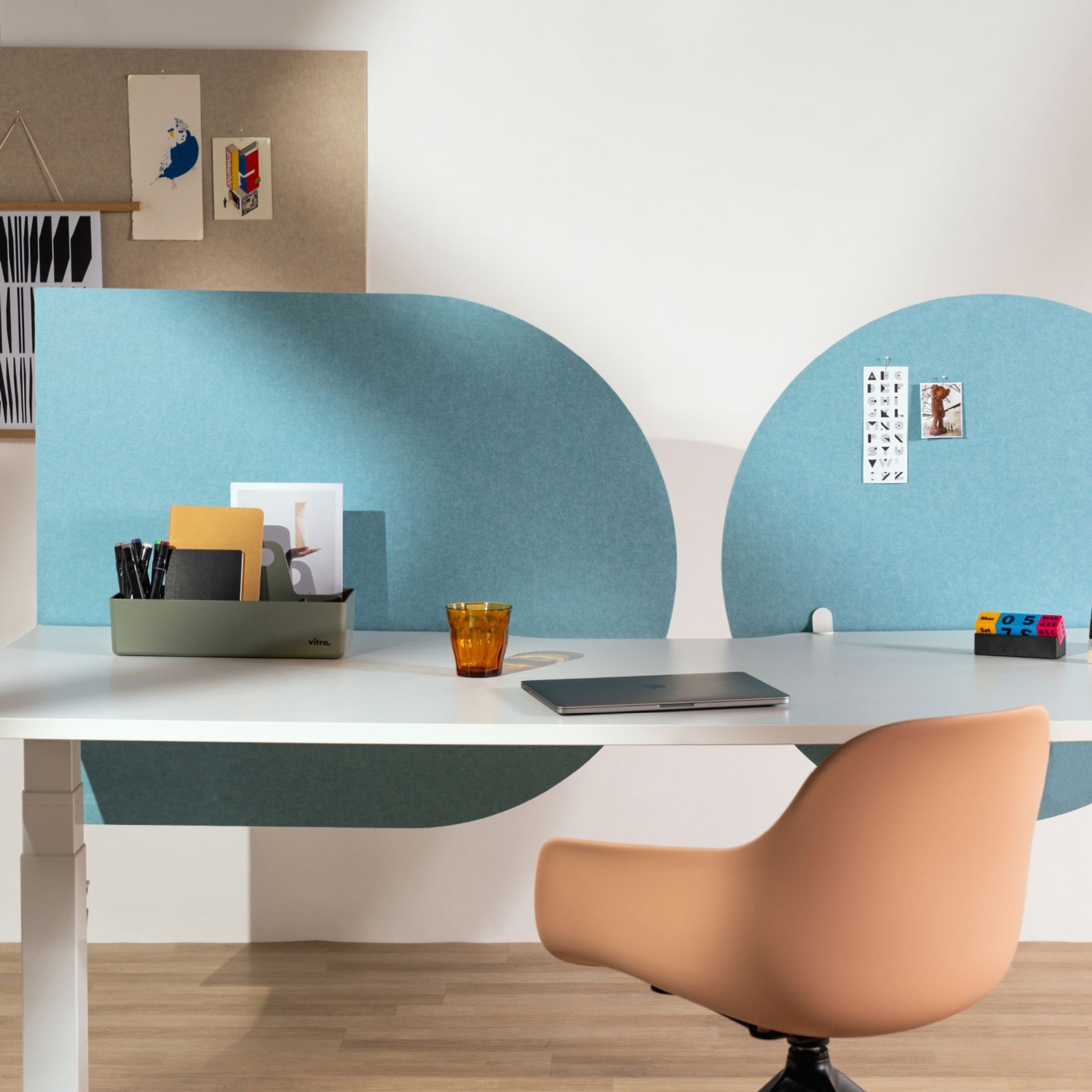 Vicinity™ Workstation Screens gallery detail image