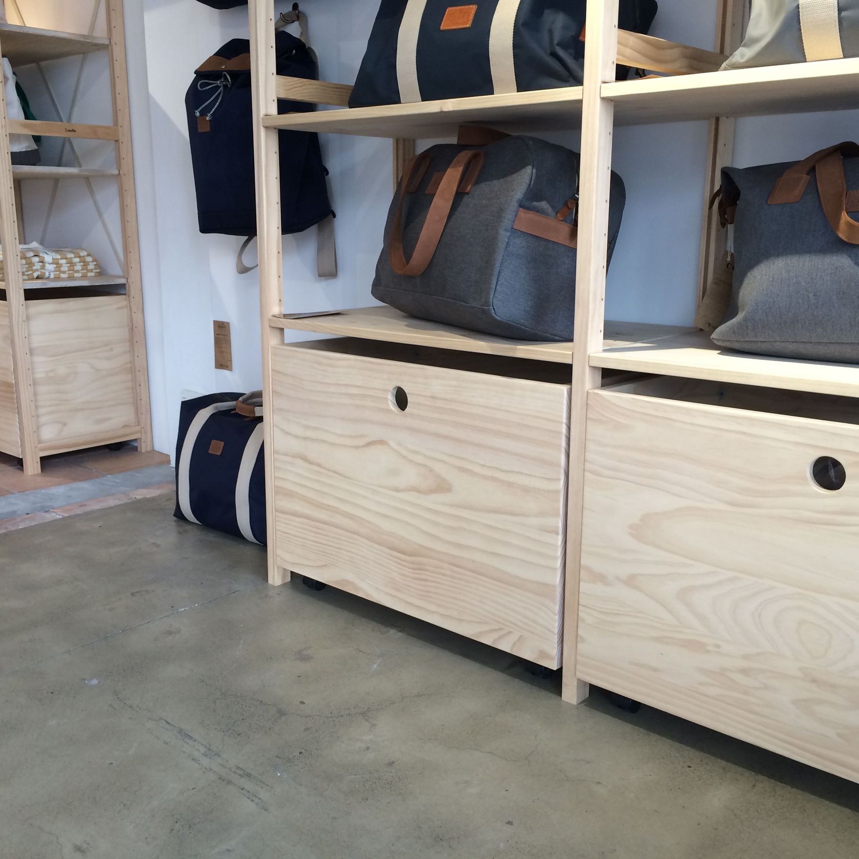 Retail Shelving gallery detail image