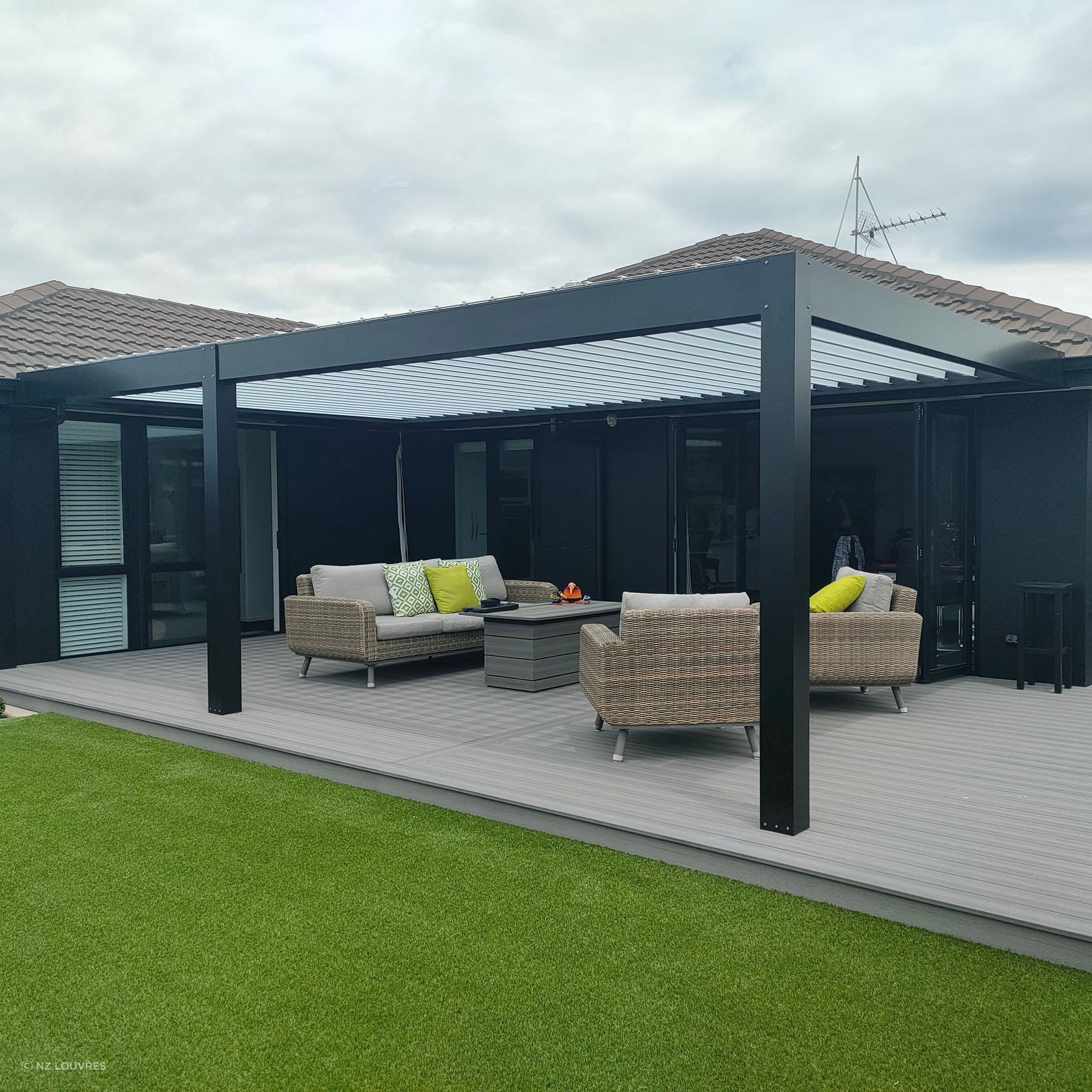 Louvre Opening Roof Systems gallery detail image