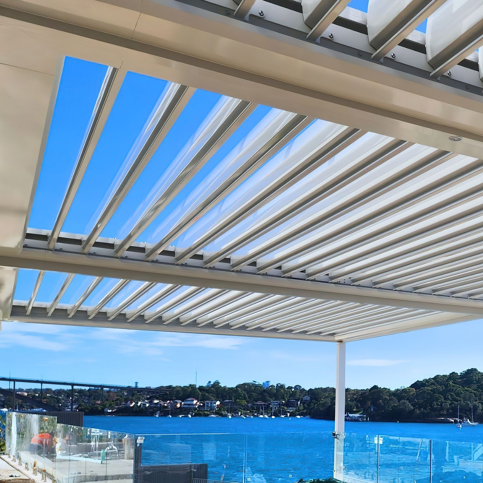 Med Twist Opening Louvre Roof gallery detail image