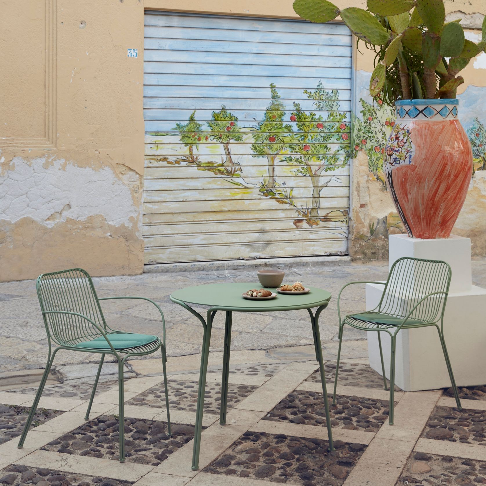 HiRay Chair with Arms gallery detail image