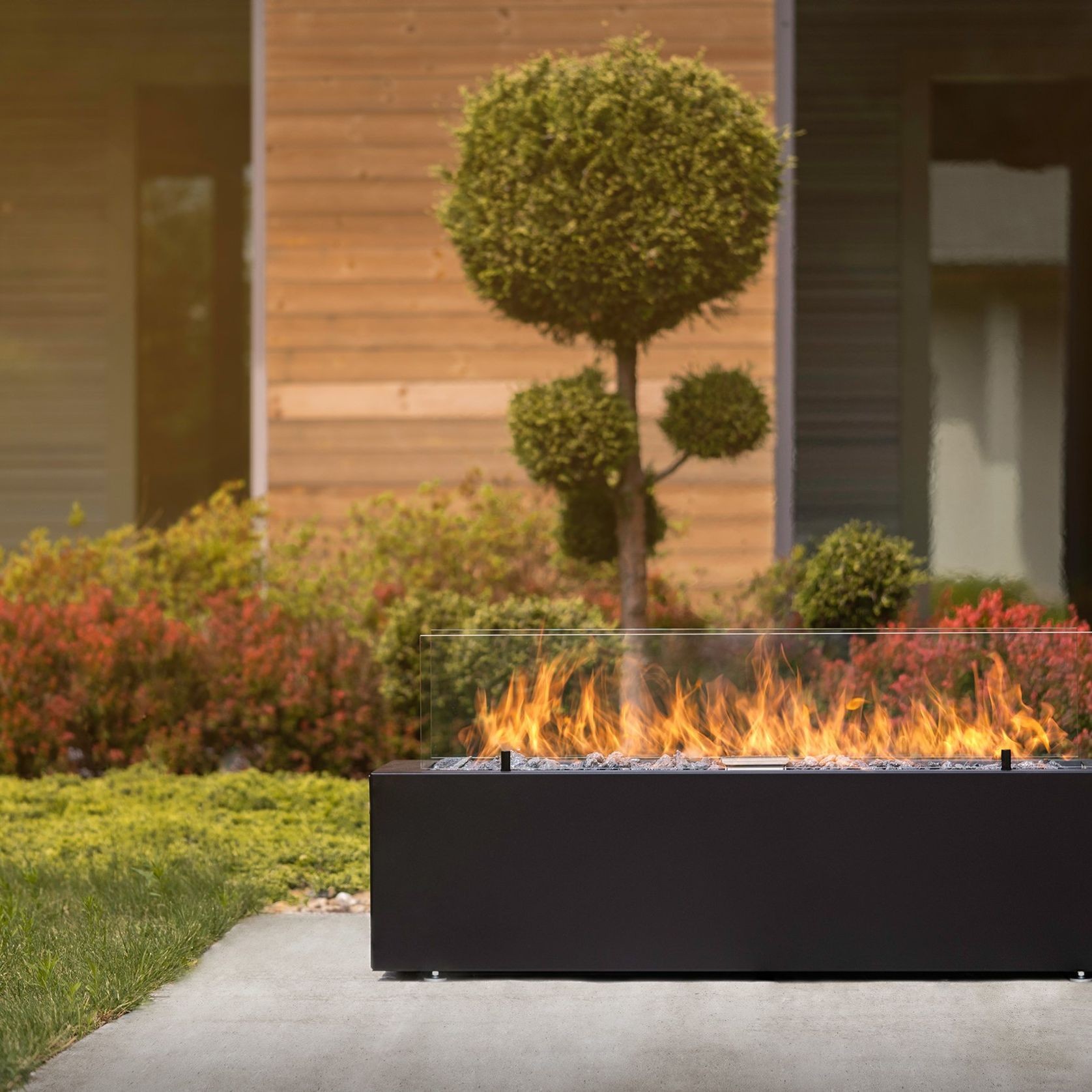 Planika Galio Black Linear Manual Gas Pit Fire gallery detail image