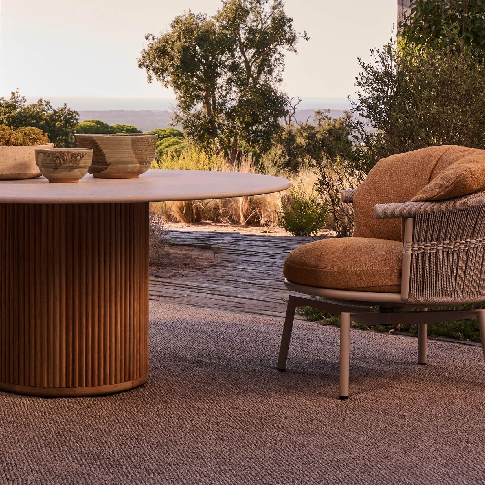 Cesta Swivel Lounge Chair gallery detail image