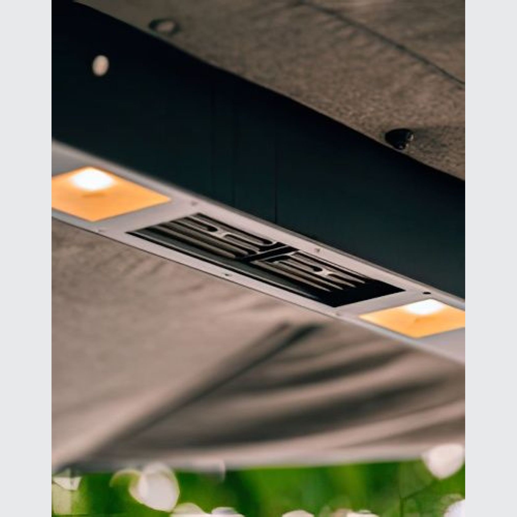 Leaf Outdoor Shade with Heat, Light & Cooling gallery detail image