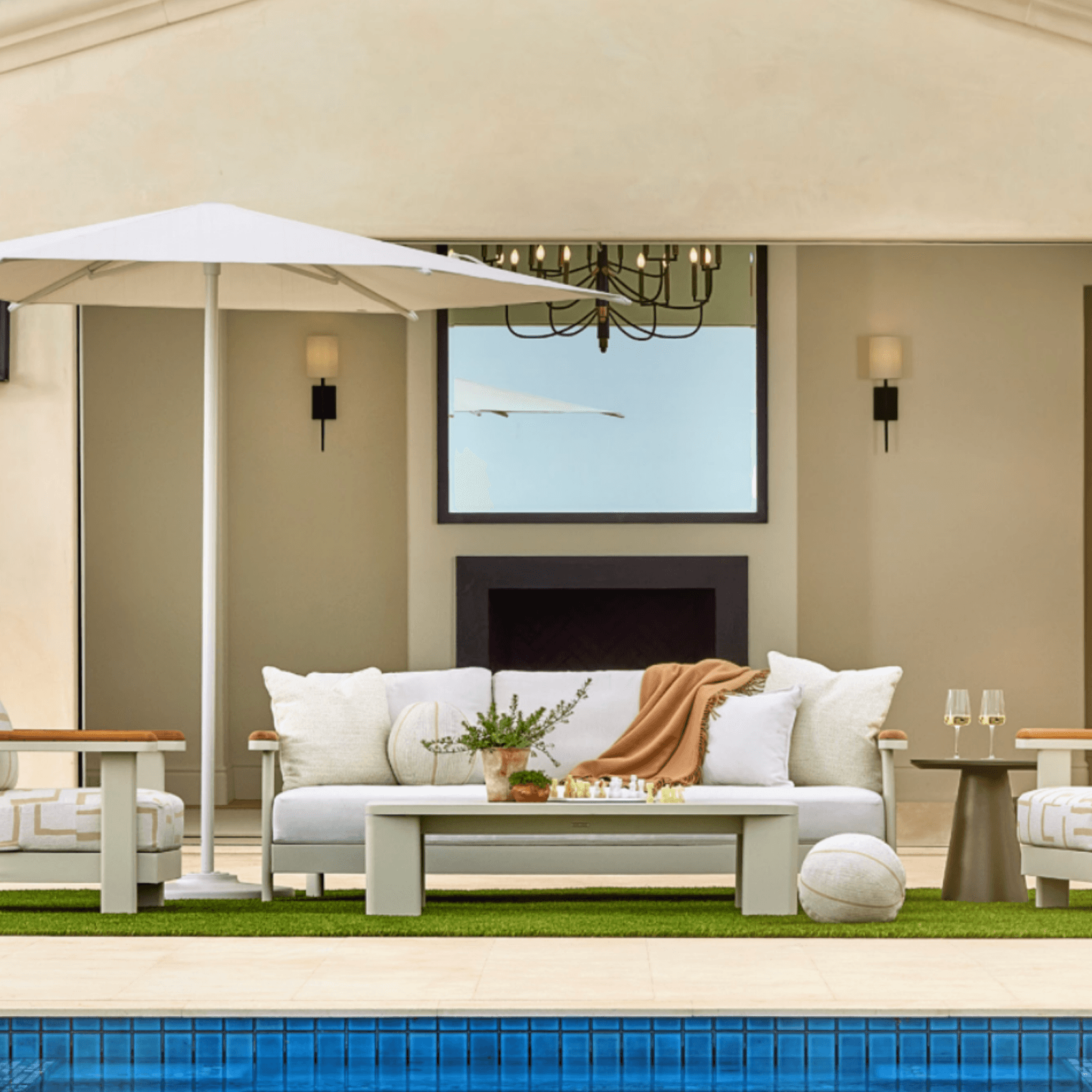 Luca Sofa w/Teak gallery detail image